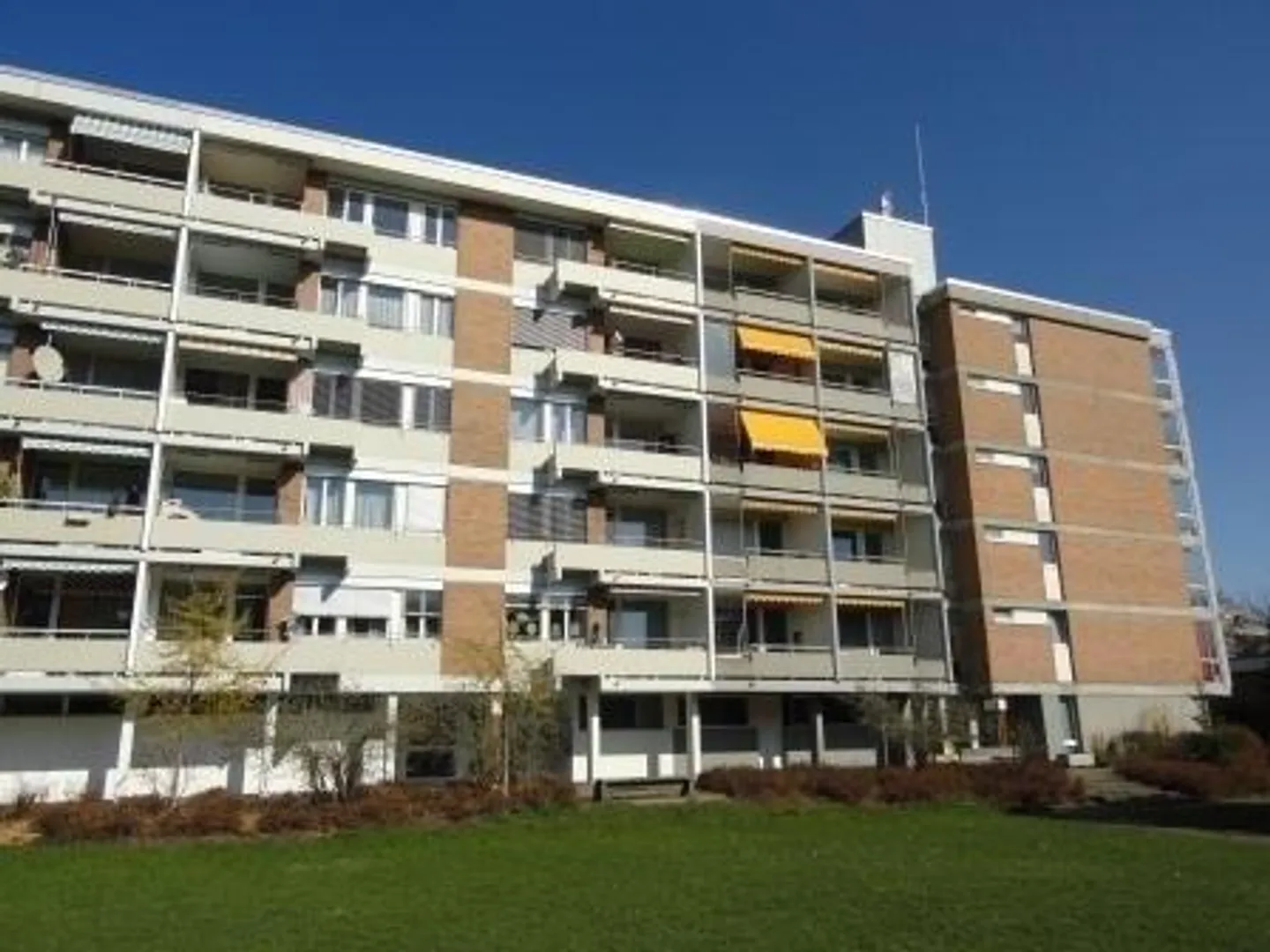 Appartement senior avec balcon à louer ! - Photo 1 sur 6