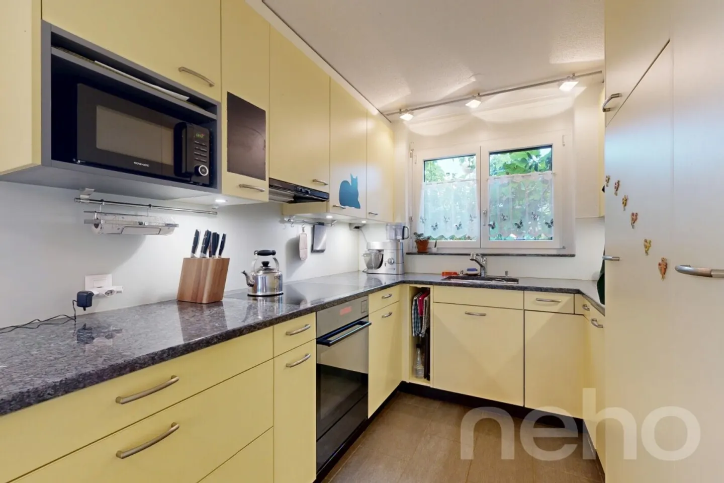 Charming Duplex with Garden View - Photo 4 of 12