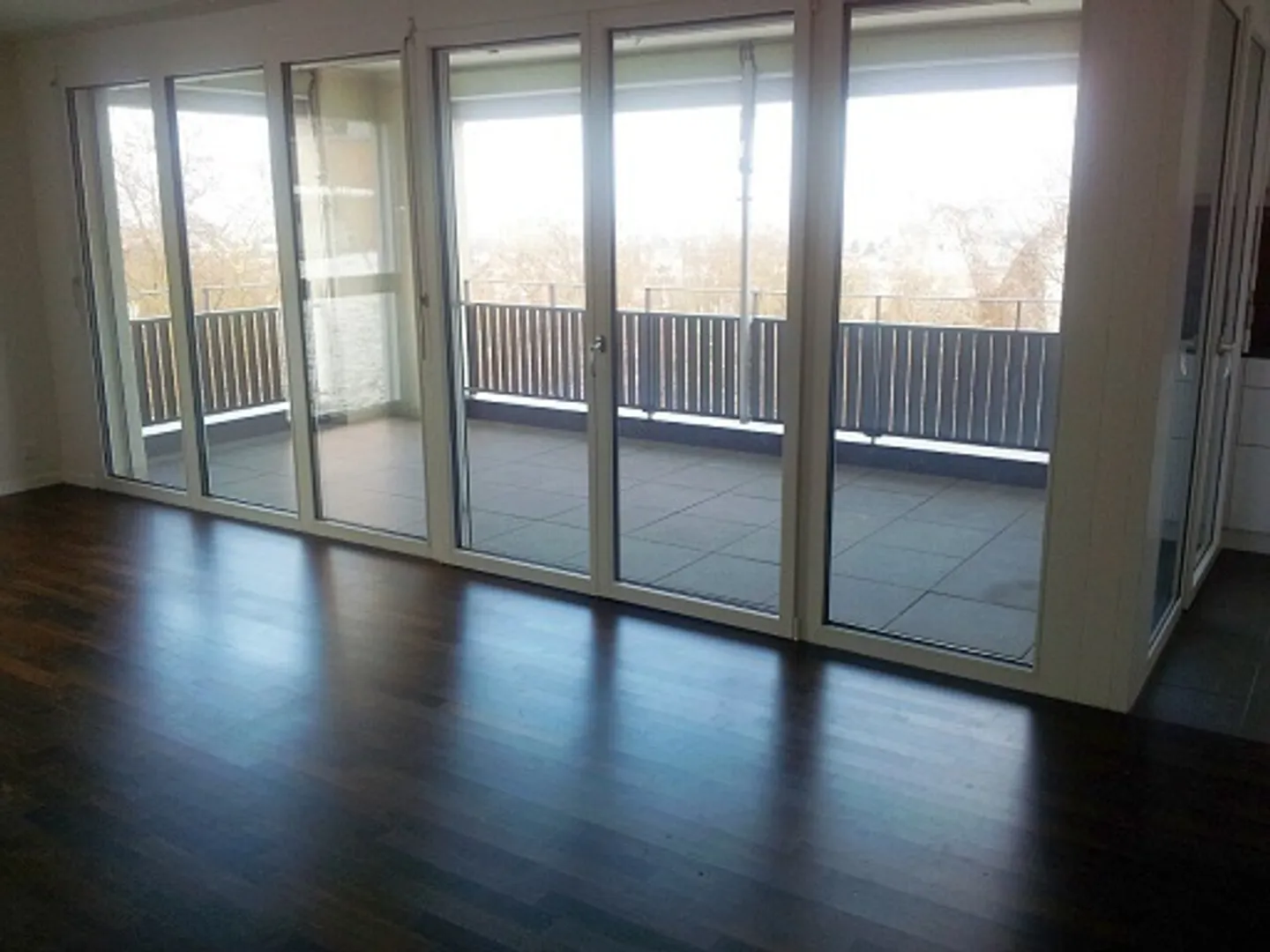 Appartement moderne 2.5 pièces - Photo 3 sur 5