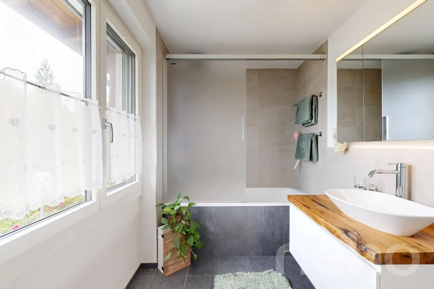 Charming Duplex with Garden View - Photo 7 of 12