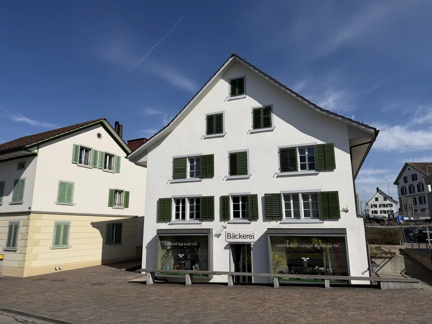 Bakery Shop in the Heart of Oetwil - Photo 1 of 9