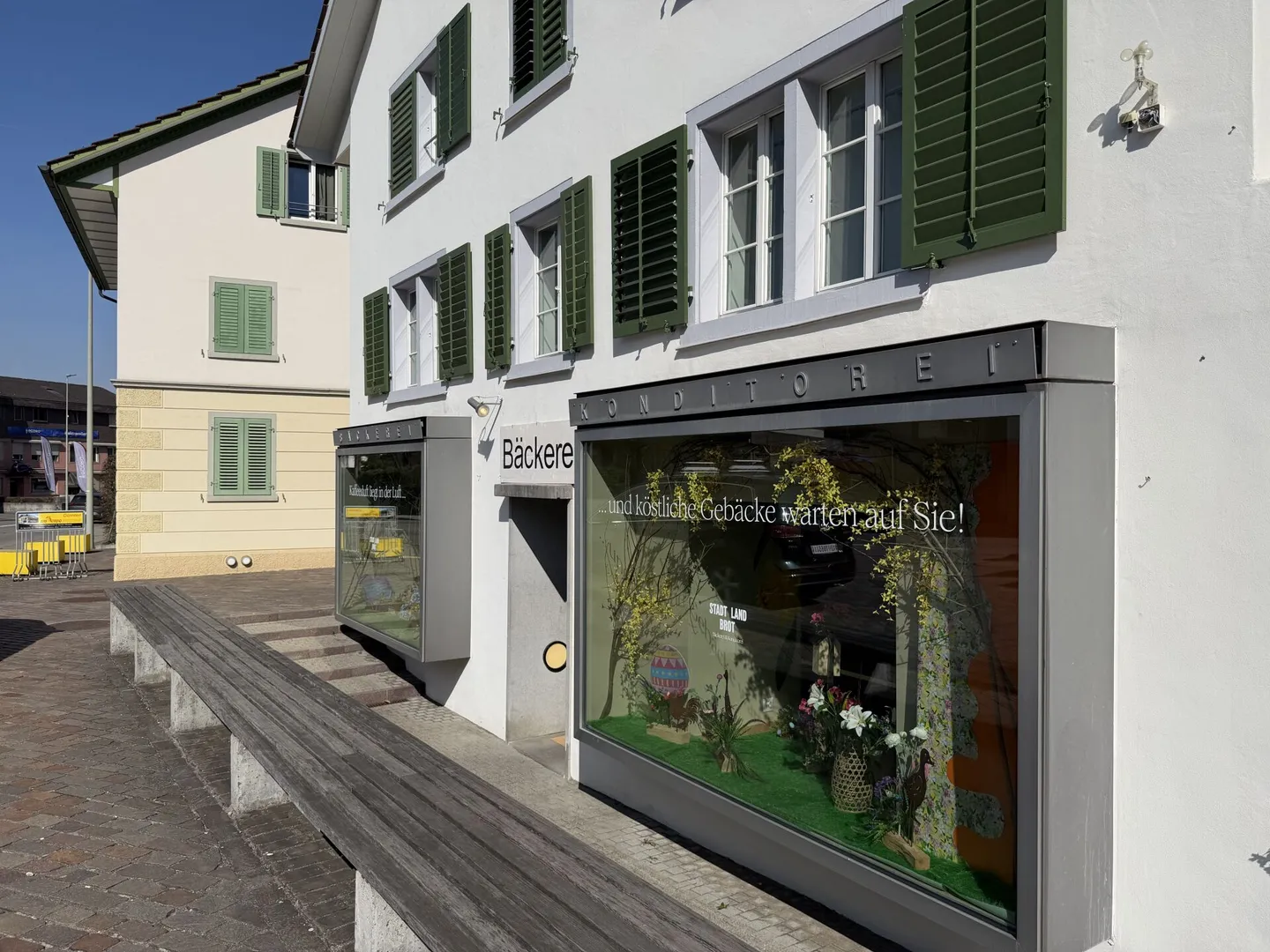 Bakery Shop in the Heart of Oetwil - Photo 2 of 9