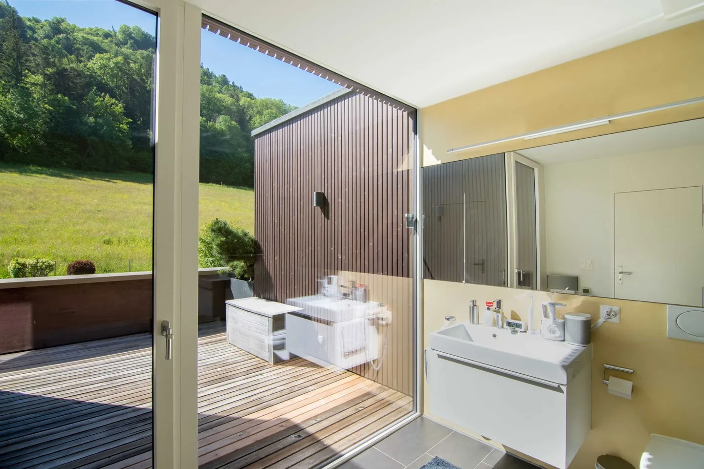 Bijou résidentiel avec vue panoramique à couper le souffle au plus haut niveau dans le miroir - Photo 16 sur 25