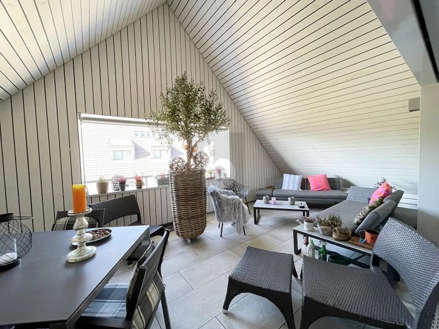 Penthouse moderno con vista mozzafiato - Foto 3 di 6