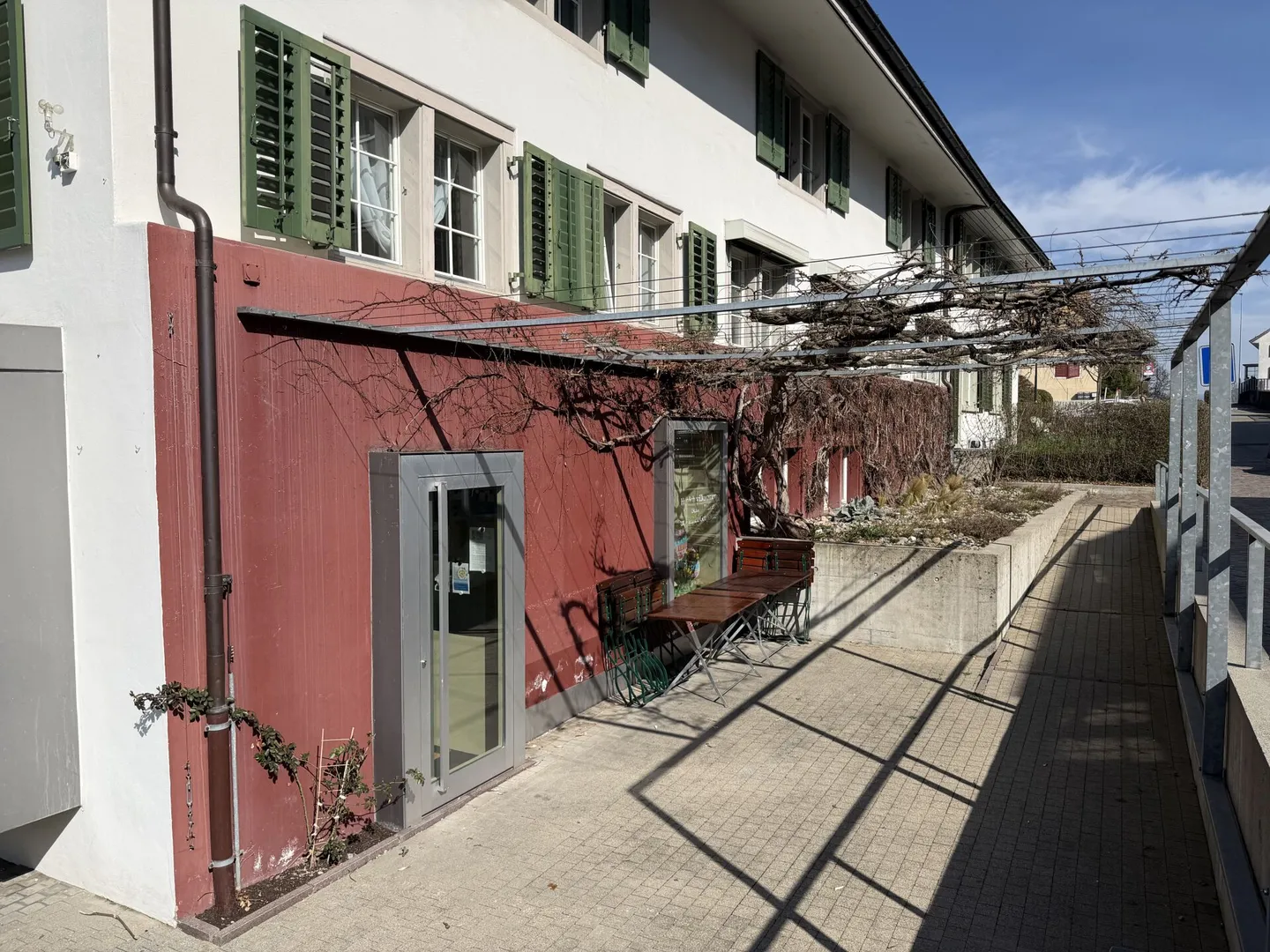 Bakery Shop in the Heart of Oetwil - Photo 6 of 9