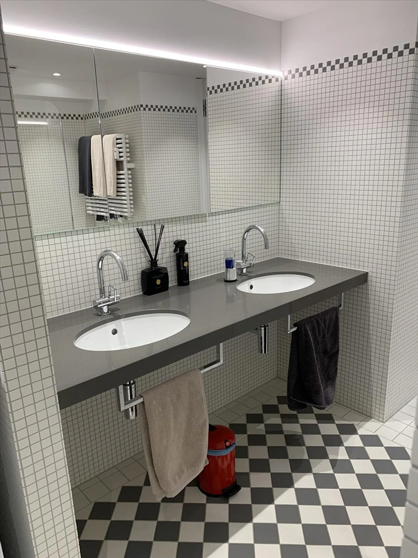 Ambiance de la vieille ville - Vivre au Rennweg - à partir du 1er avril 2026 - Photo 3 sur 6