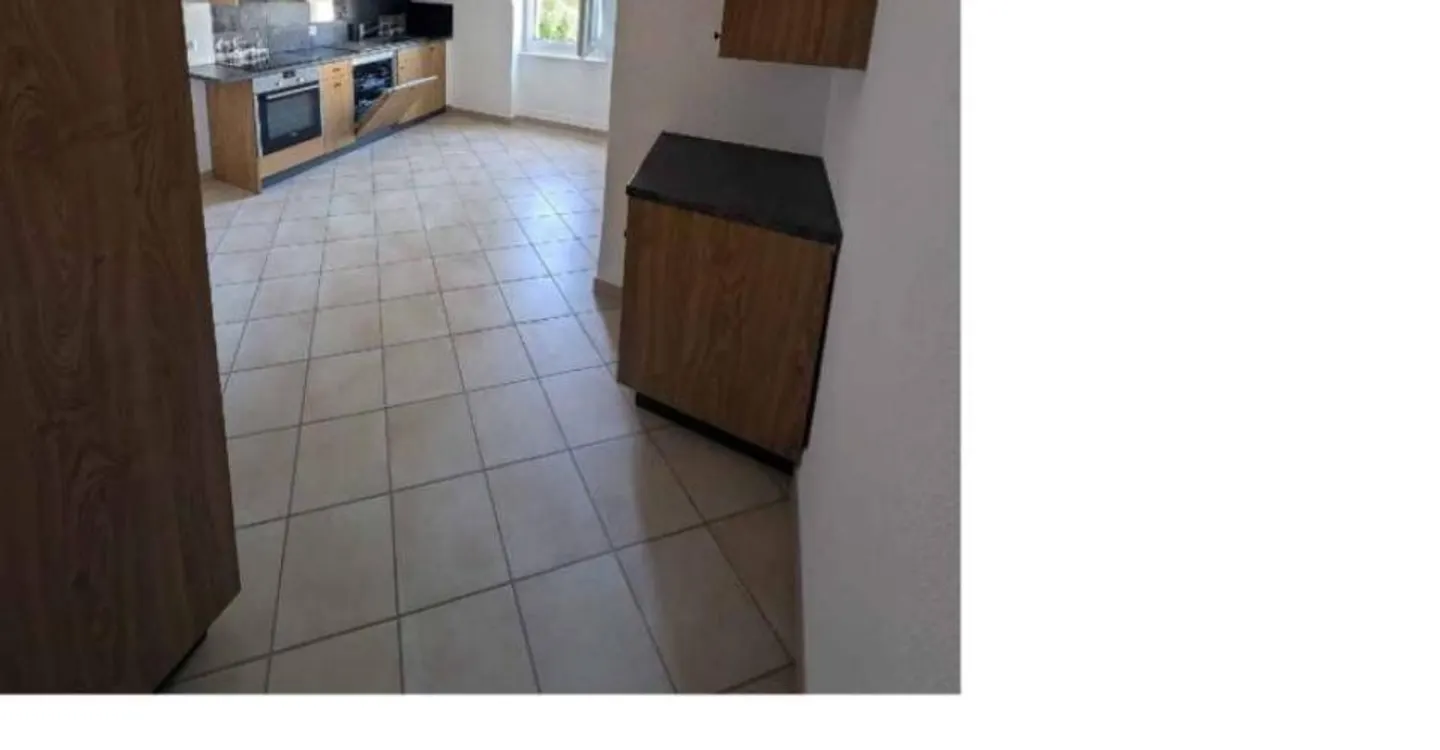 3.5 Room Apartment - Photo 9 of 12