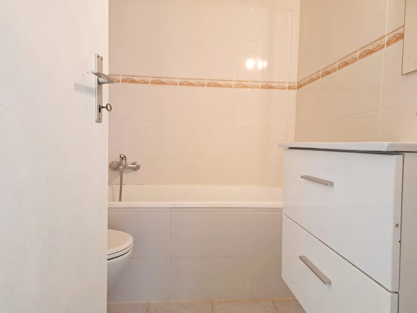 GRAND-RUE 17, Appartement de 3.5 pièces situé dans un cadre verdoyant  - Photo 7 sur 11