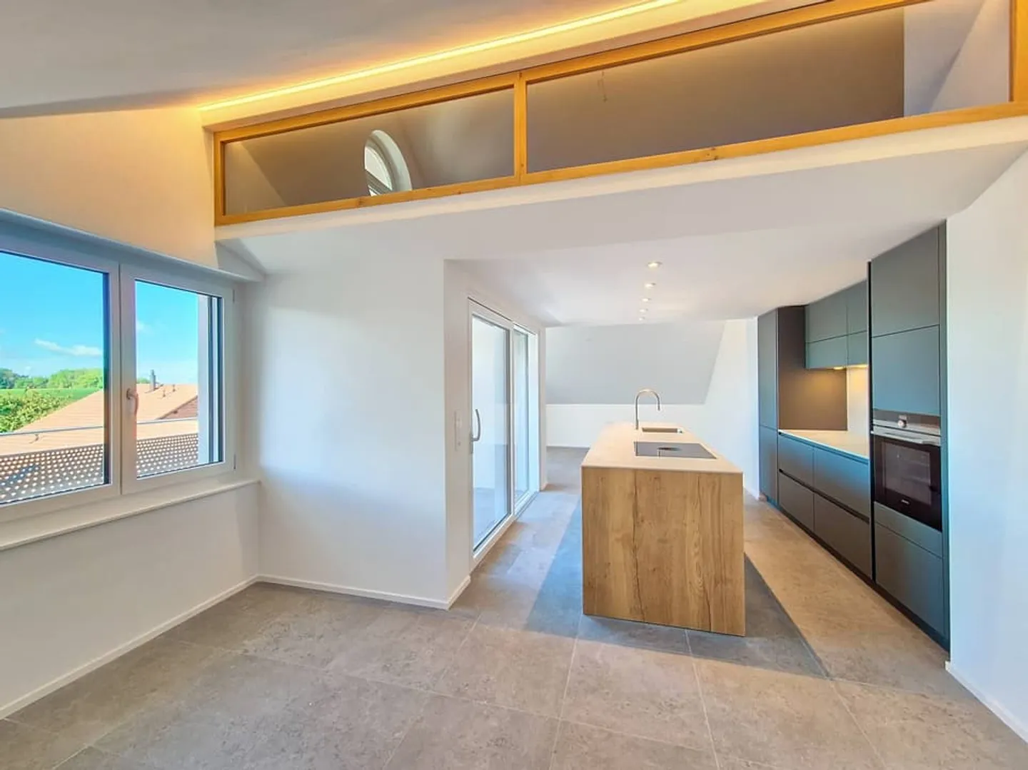 NEU: Geräumige hochwertige Wohnung - Foto 1 von 11