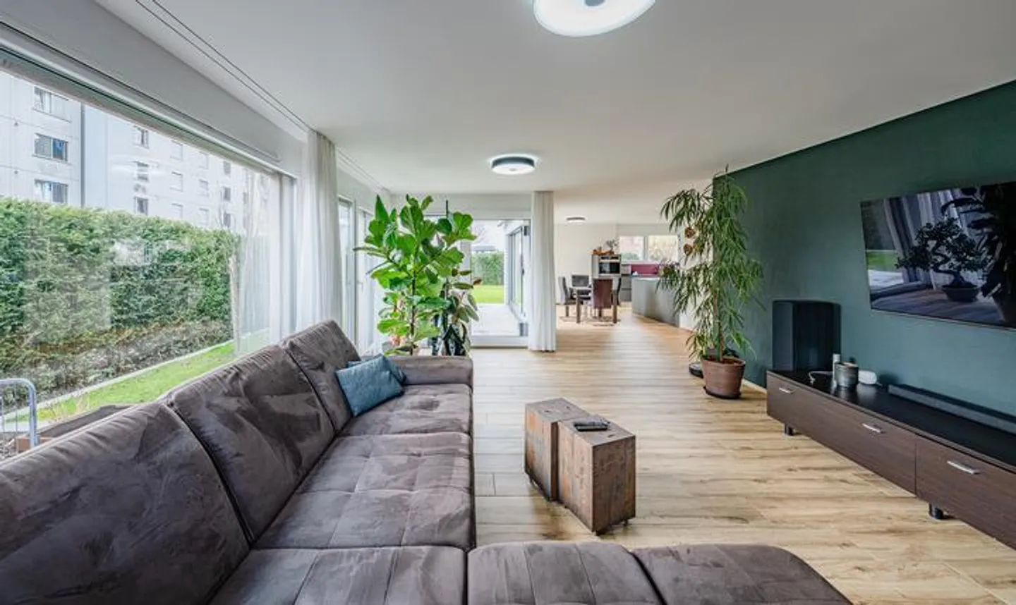 Elegantes Familienhaus mit Terrasse - Foto 3 von 9