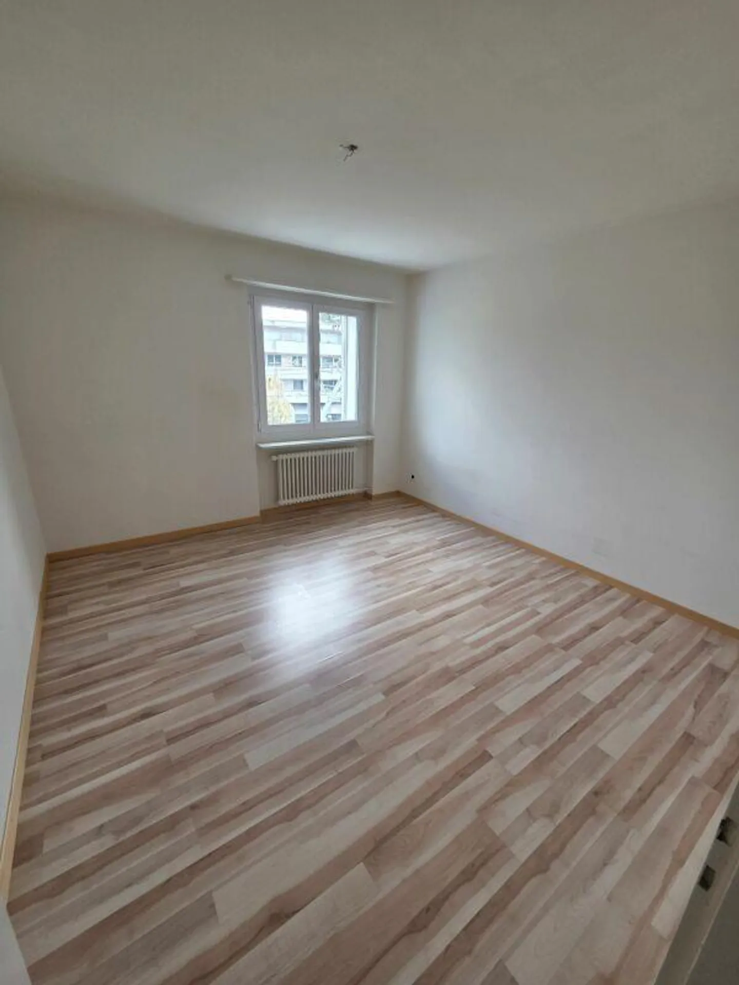 Vivere accogliente e centrale con balcone! - Foto 3 di 8