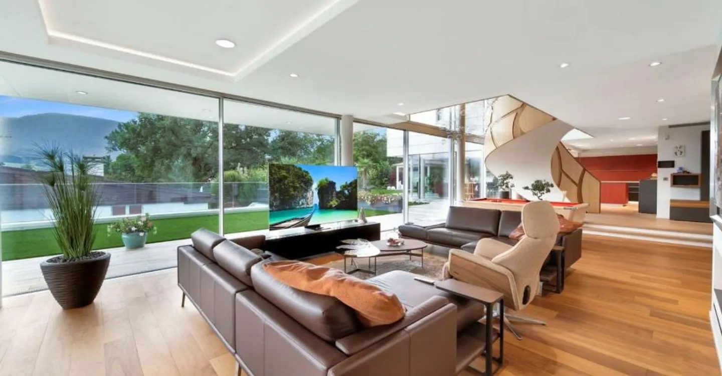 Außergewöhnliche Villa - Zeitgenössisches Design und Hochwertige Annehmlichkeiten - Foto 7 von 11