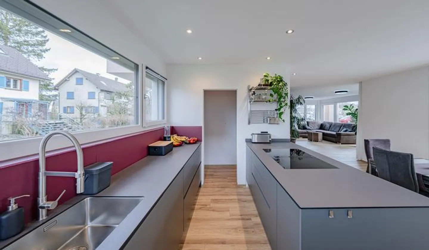 Elegantes Familienhaus mit Terrasse - Foto 7 von 9