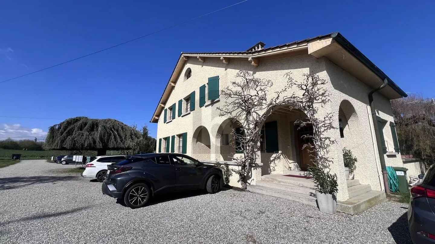 GERÄUMIG UND SONNIG - Foto 1 von 6