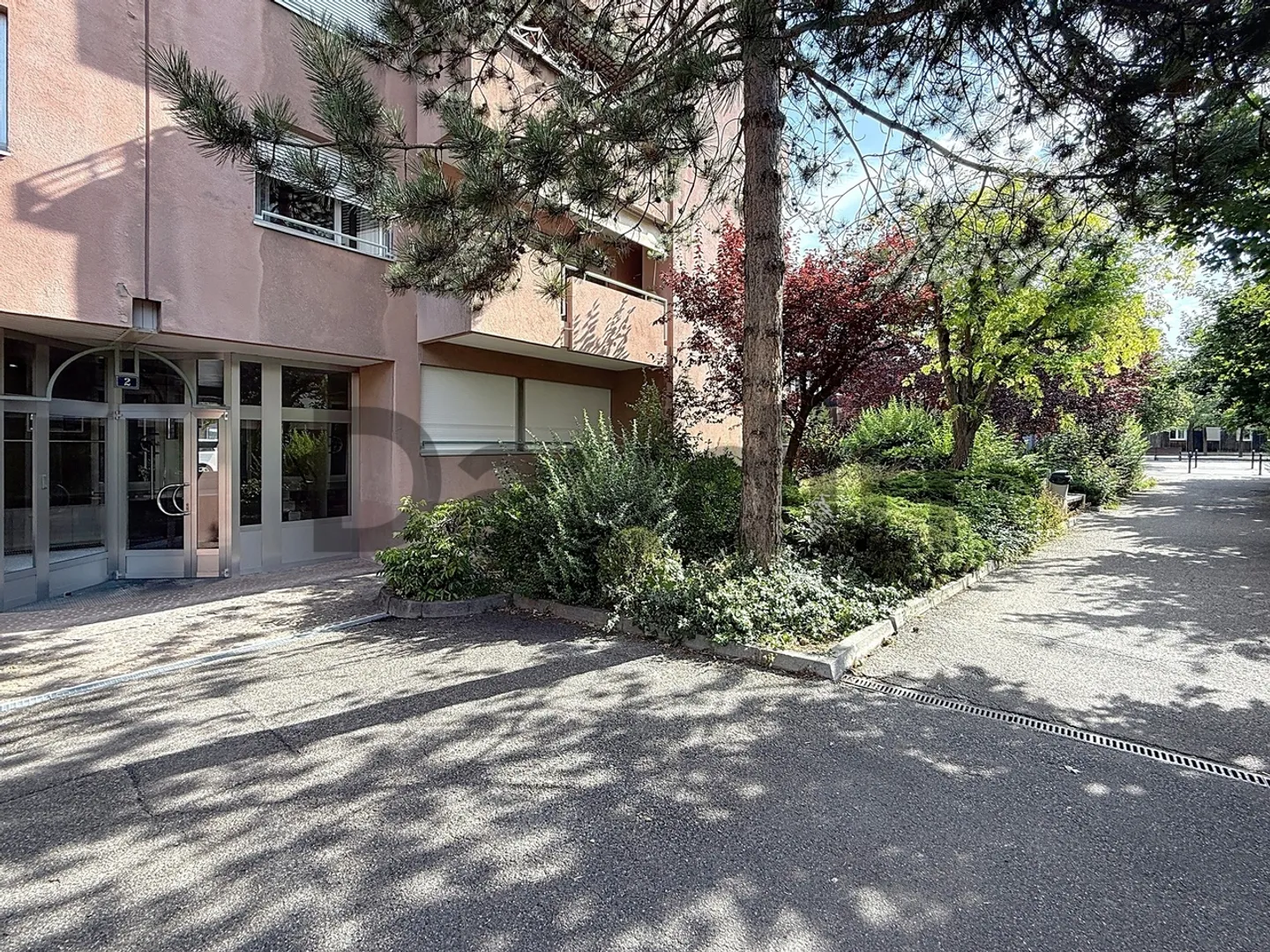 Completely renovated 3-room apartment in the heart of Saint-Jean - Photo 1 of 7