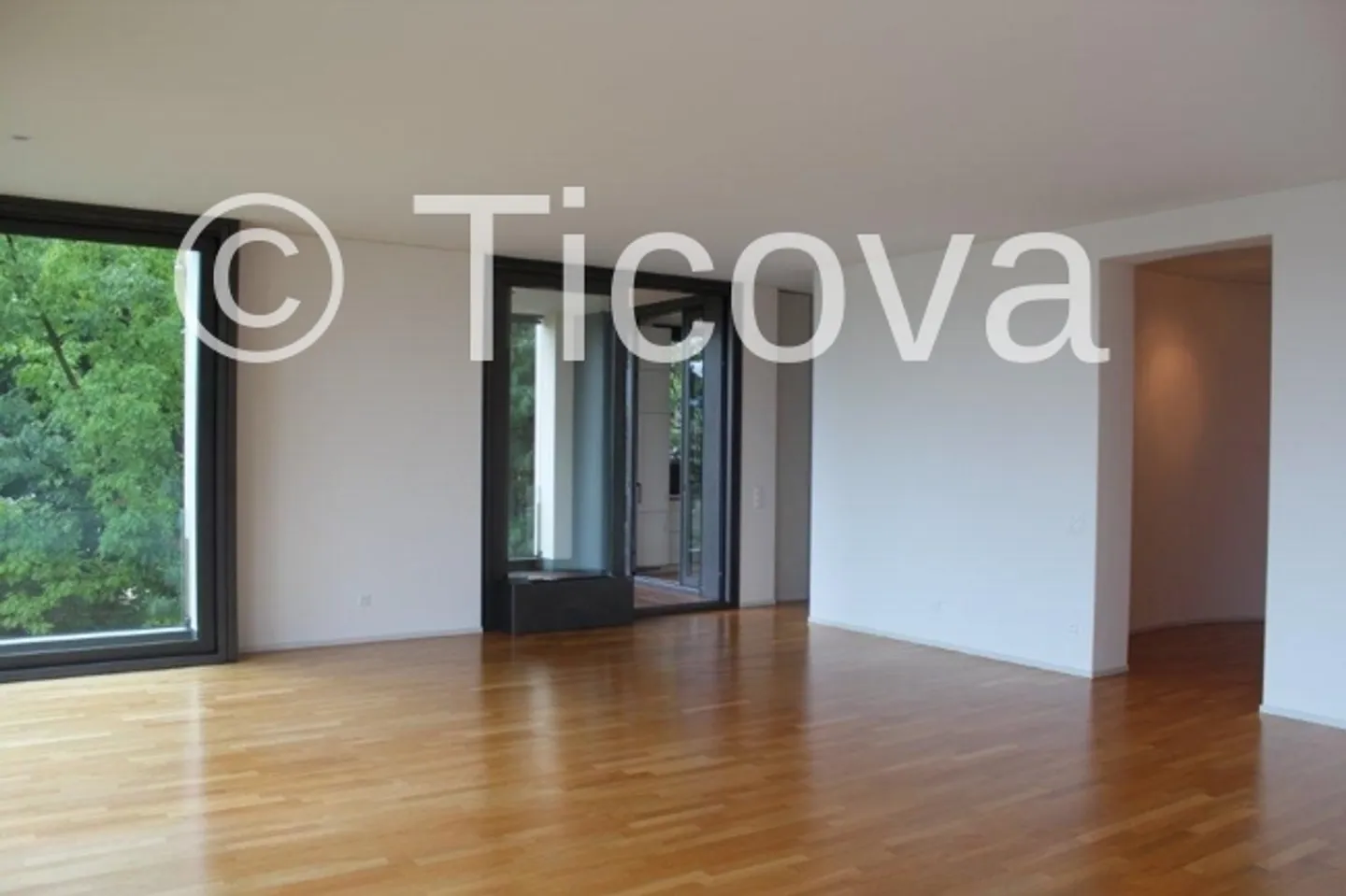 Appartamento soleggiato con piscina - Foto 5 di 9