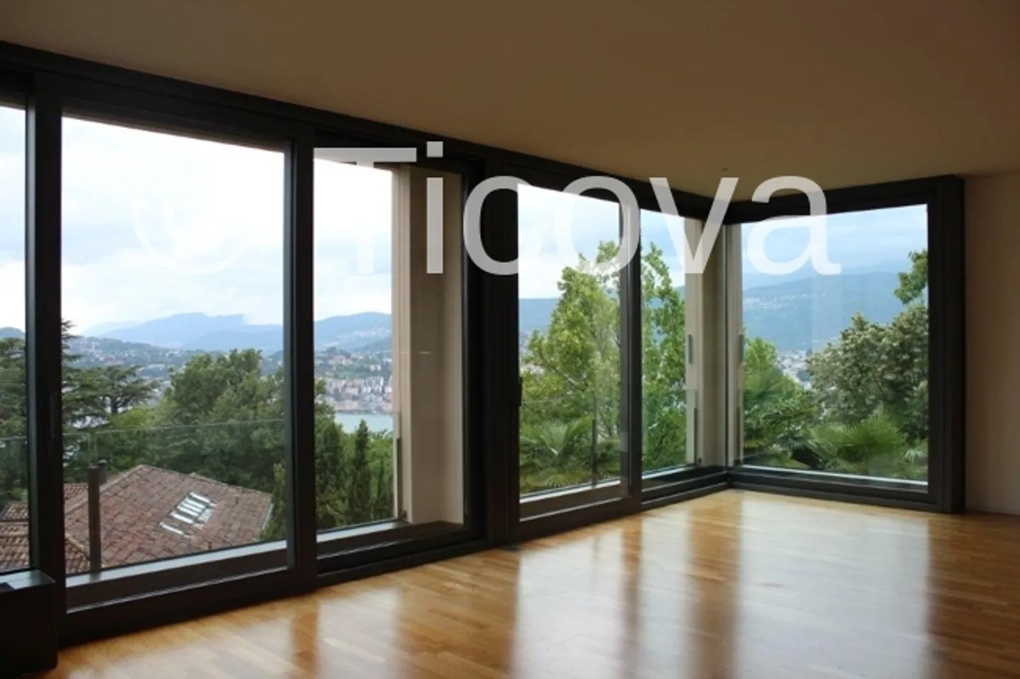 Appartamento soleggiato con piscina - Foto 8 di 9