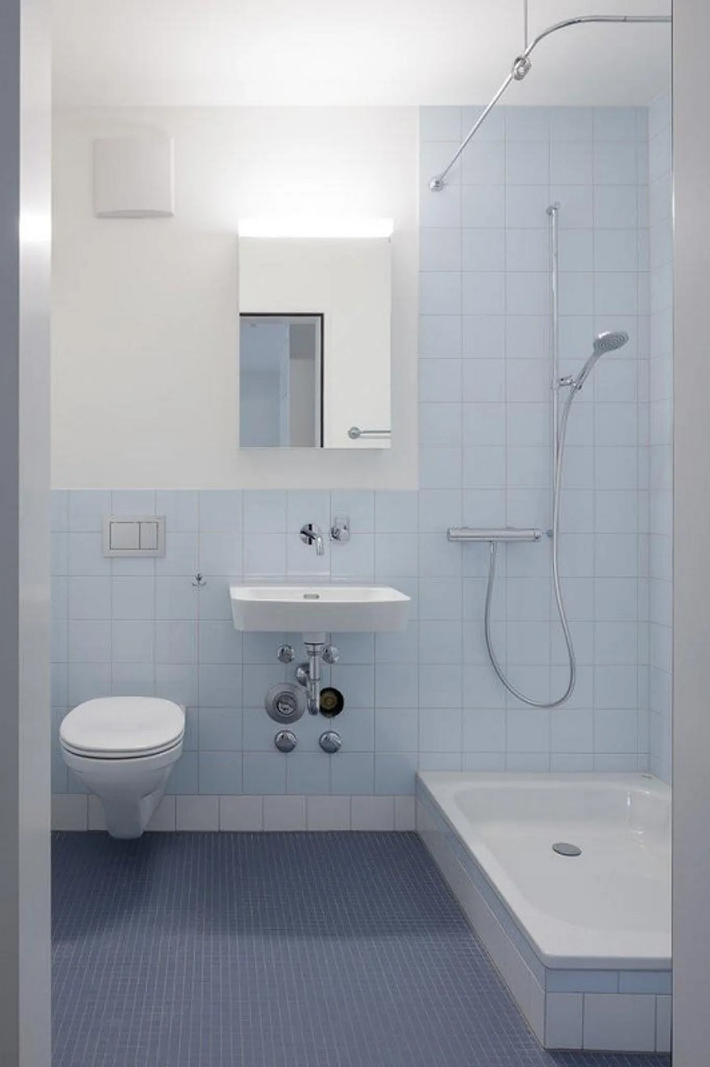 Appartamento ristrutturato in un vivace quartiere urbano - Foto 3 di 5