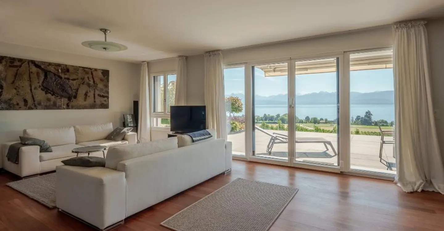 Bursinel - 3.5-room apartment with panoramic view of the lake and the Alps - Photo 2 of 10
