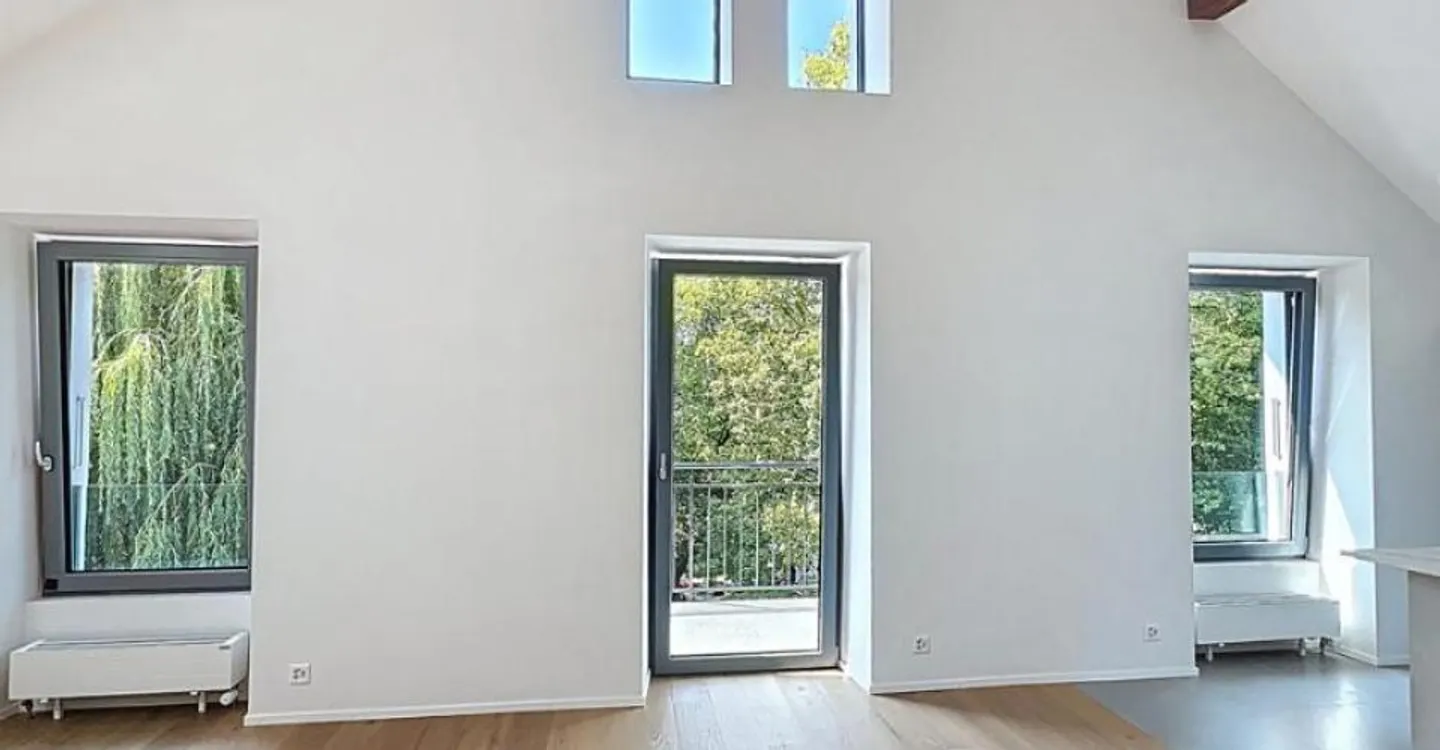 Mixed-Use Building in Bussigny - Photo 6 of 12