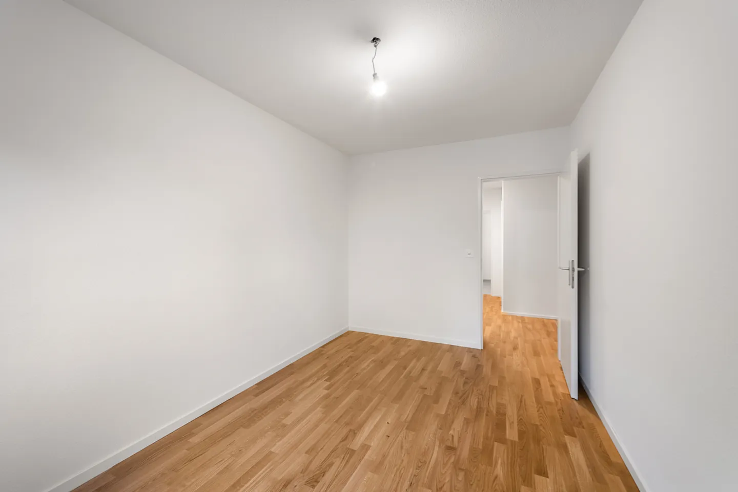 Grosszügige Wohnung an ruhiger und grüner Lage in Herblingen - Foto 7 von 12