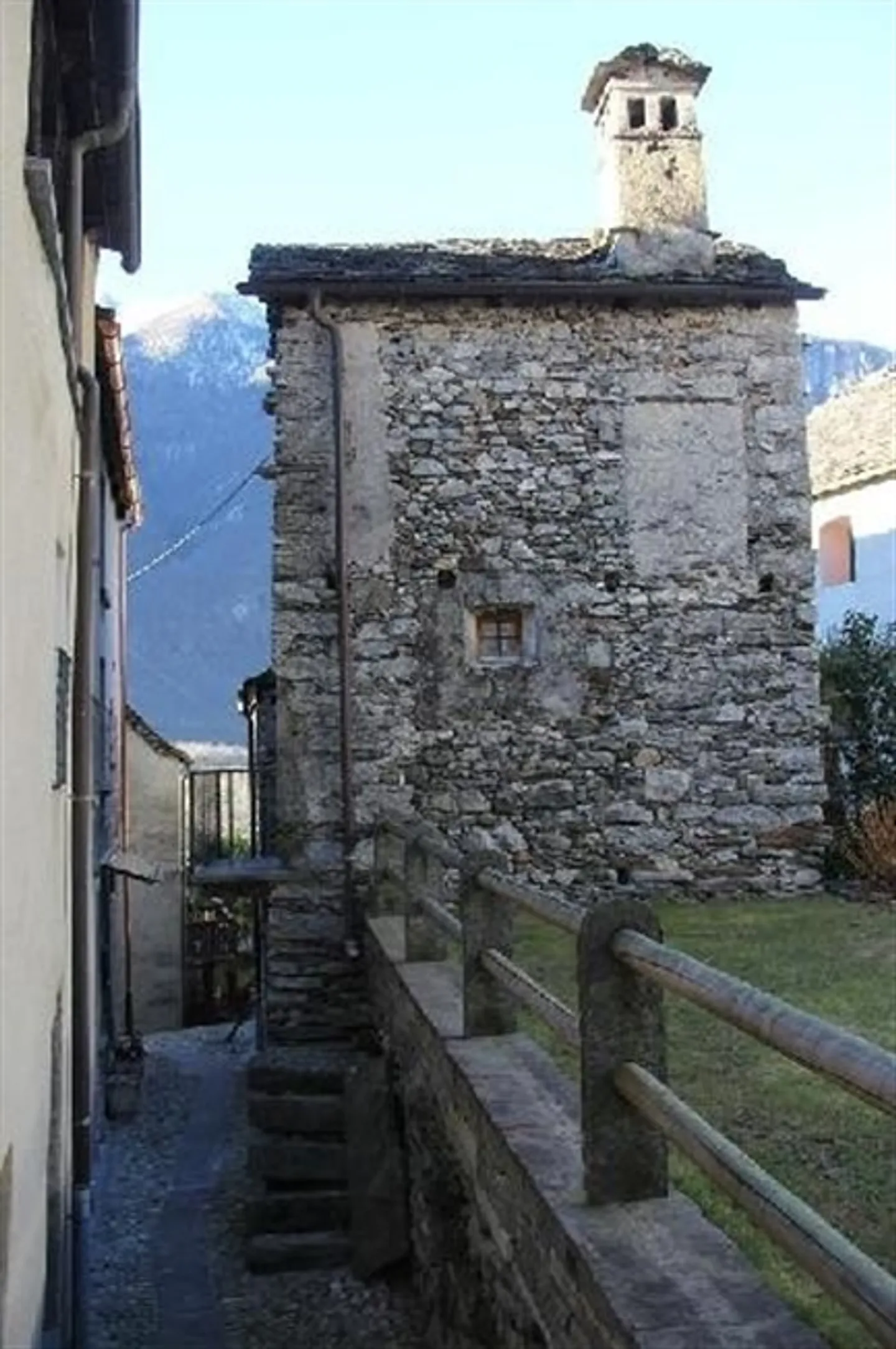 Casa singola in affitto - Foto 2 di 12