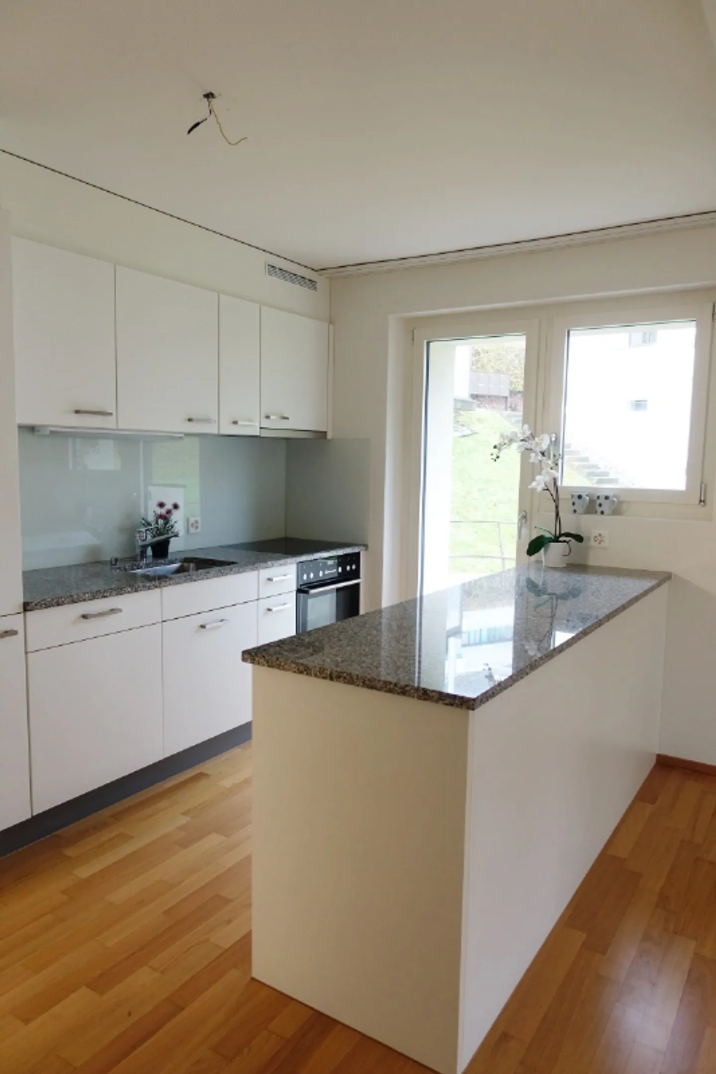 3.5 Room Apartment - Photo 1 of 5