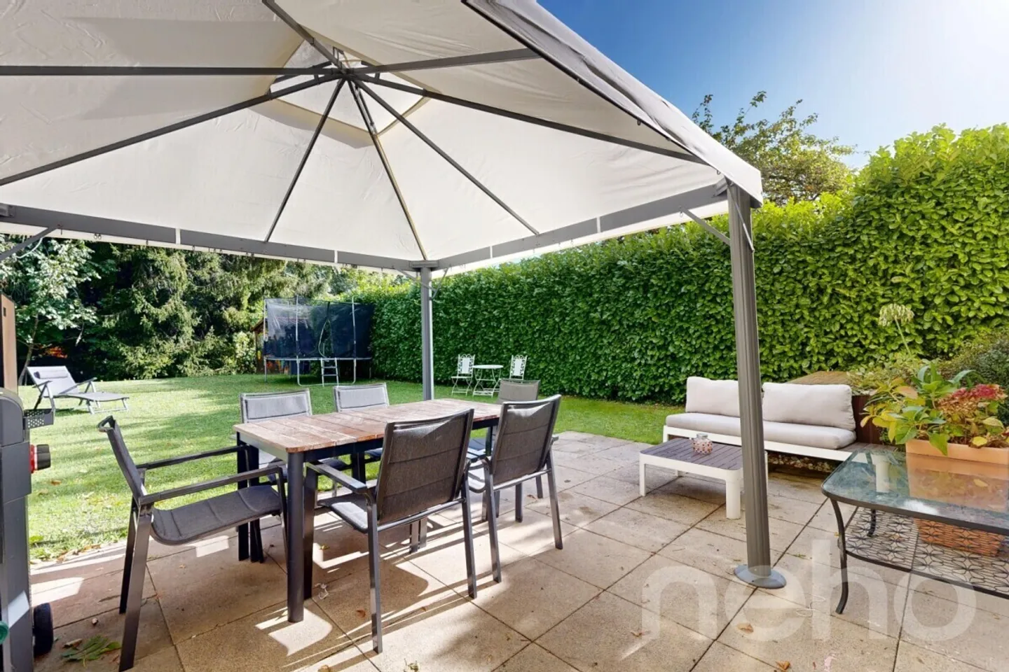 Stunning semi-detached house with breathtaking views of the forest - Photo 3 of 12