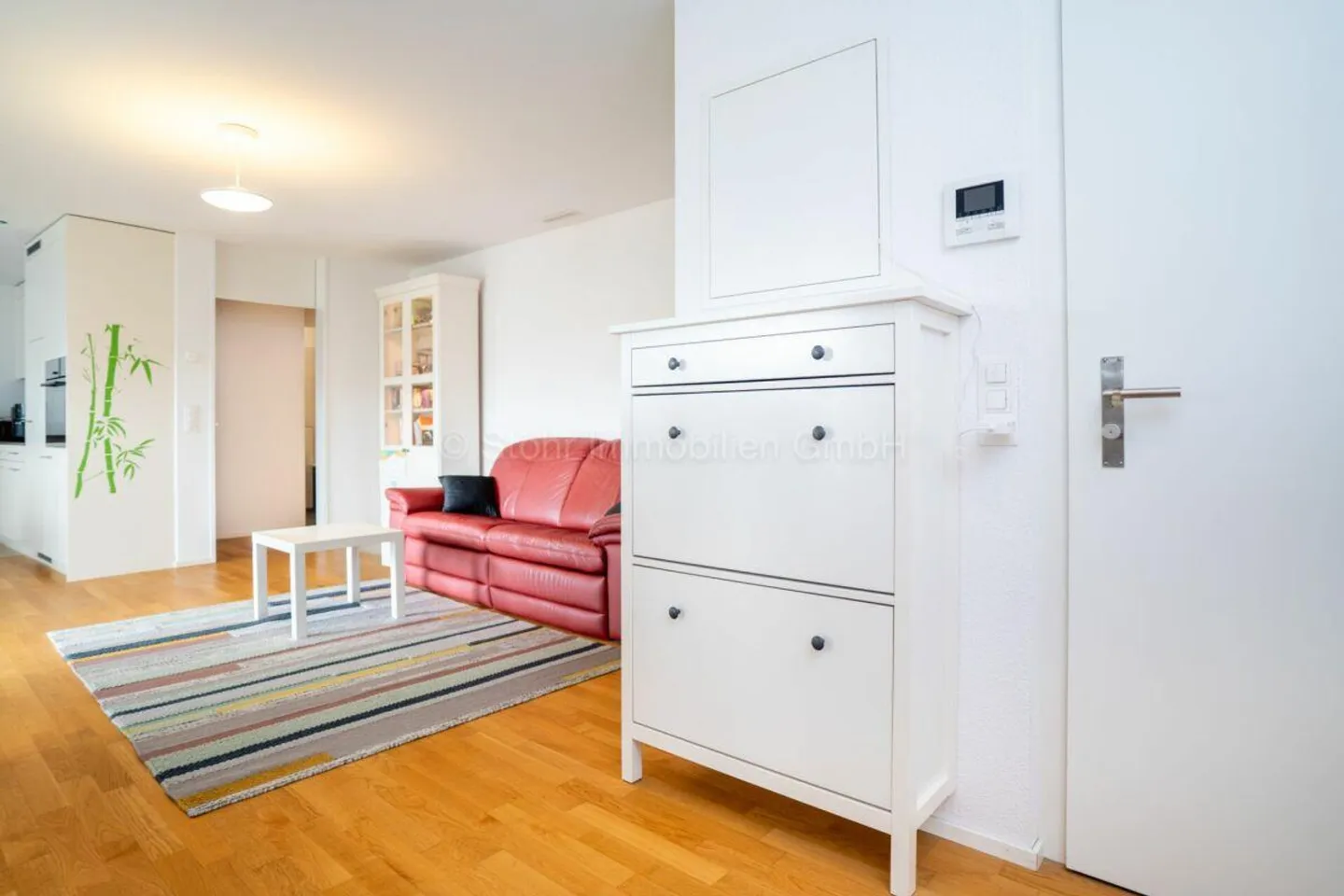 Modern Living with Comfort - 2.5-Room Apartment with Loggia - Photo 12 of 18