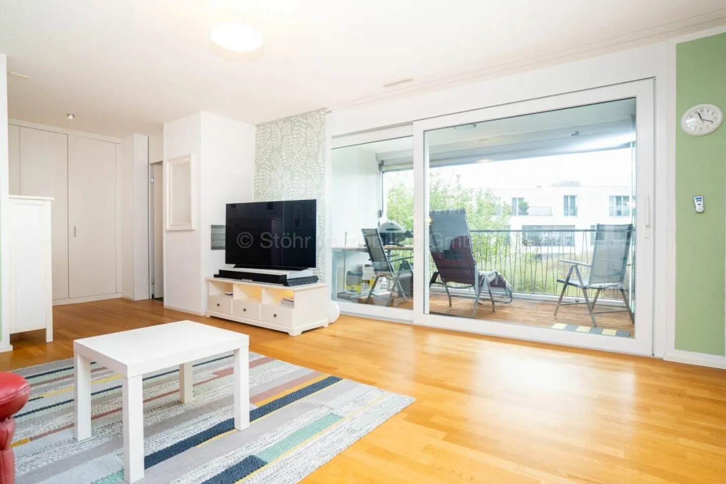 Modern Living with Comfort - 2.5-Room Apartment with Loggia - Photo 14 of 18