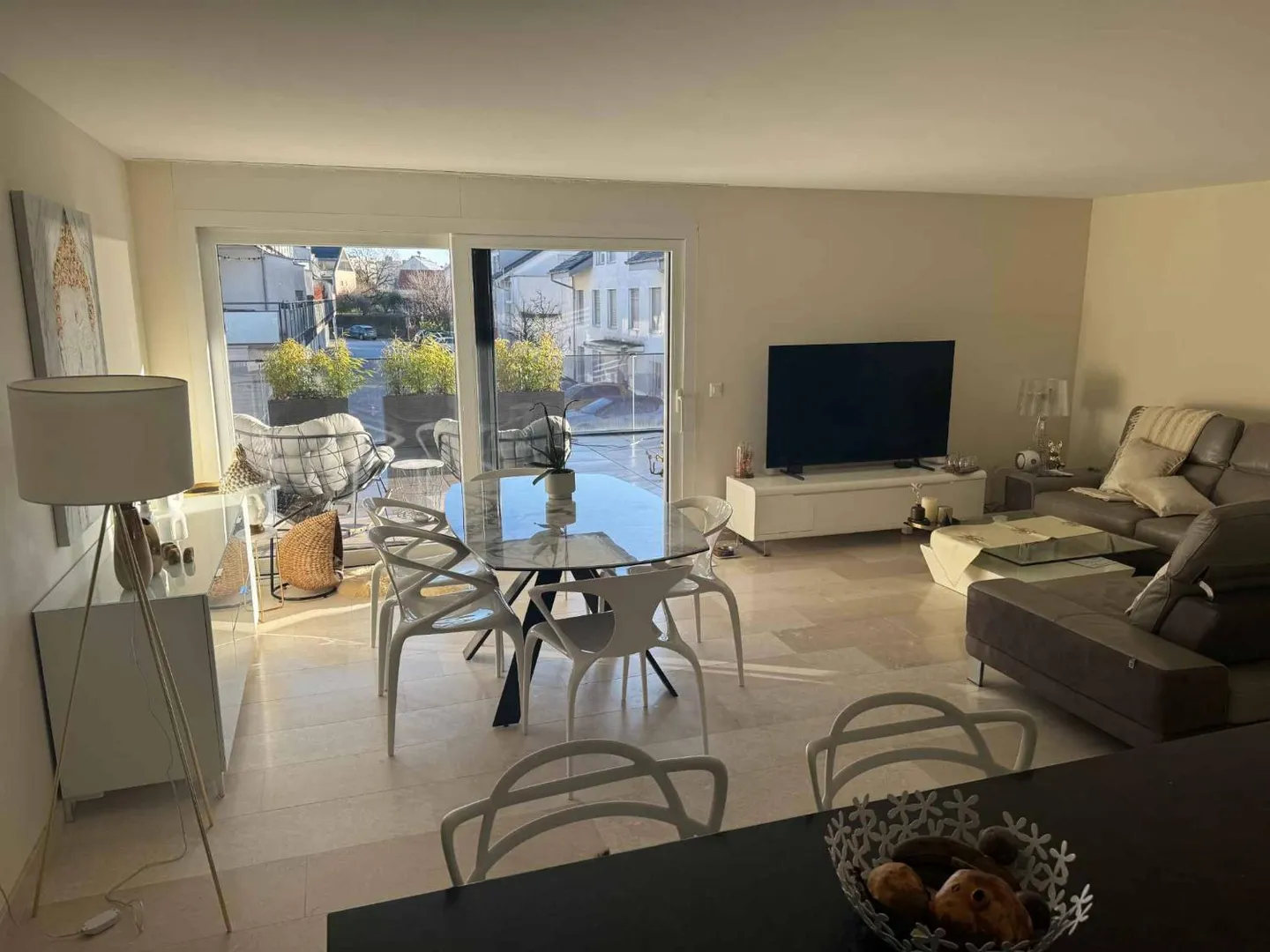 Appartement spacieux avec terrasse - Photo 1 sur 3
