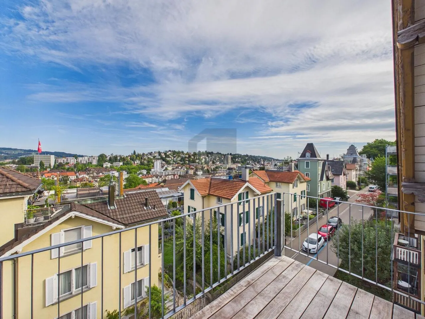 DACHTERRASSE UND BALKON AN ZENTRALER LAGE - Photo 2 of 6
