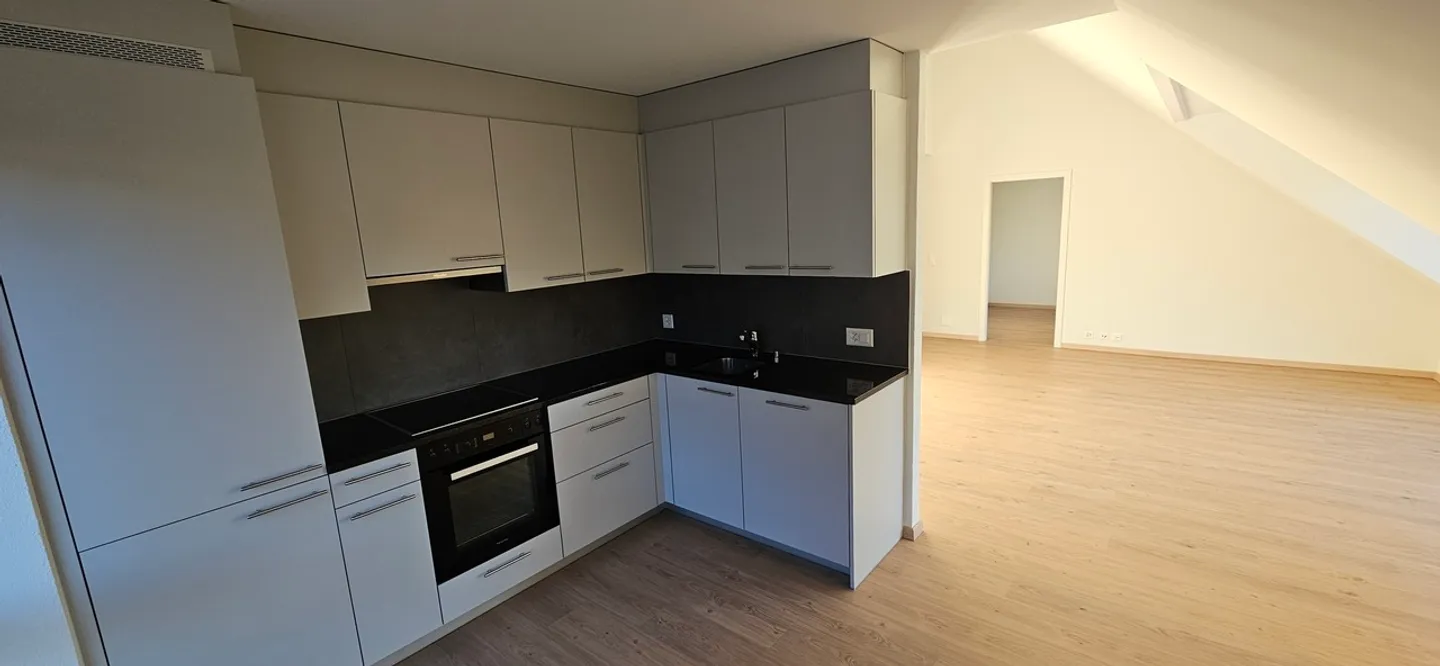 Apartment for rent - Photo 3 of 7