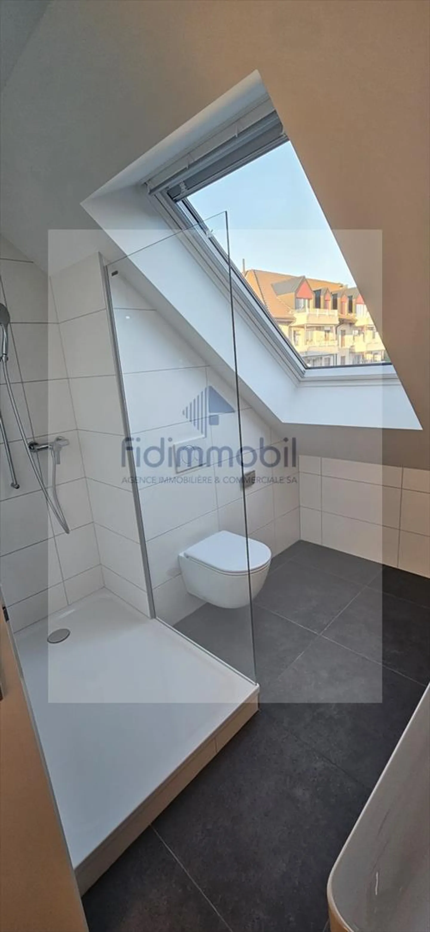 Apartment for rent - Photo 4 of 7