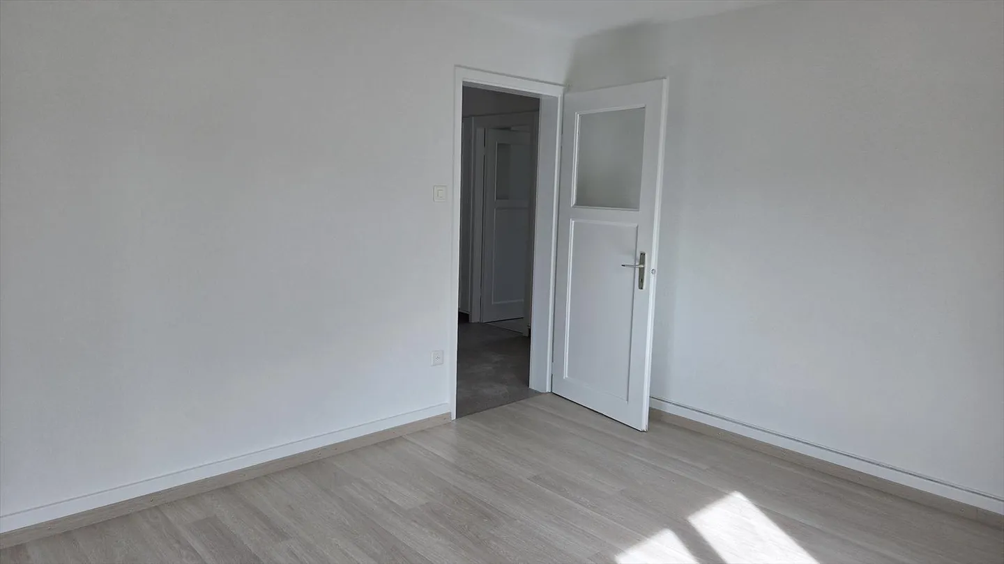 Wohnung in einem kleinen 3-stöckigen Gebäude. - Foto 8 von 11