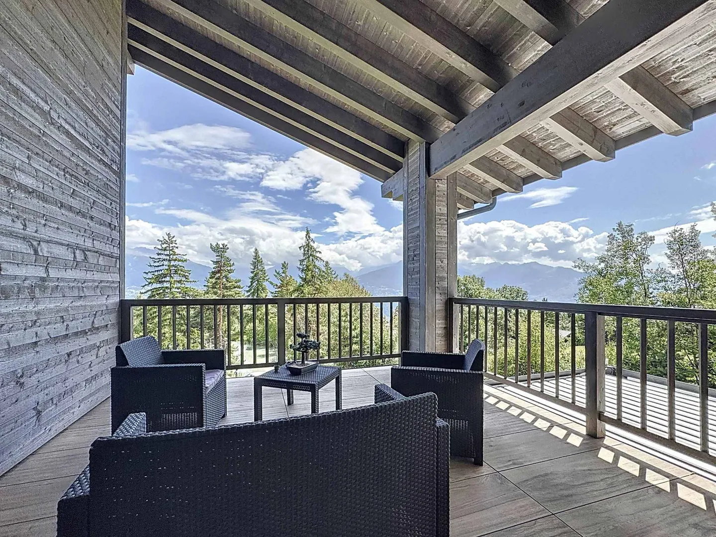 Exceptional chalet on 3 levels with indoor pool/wellness area - Photo 10 of 13