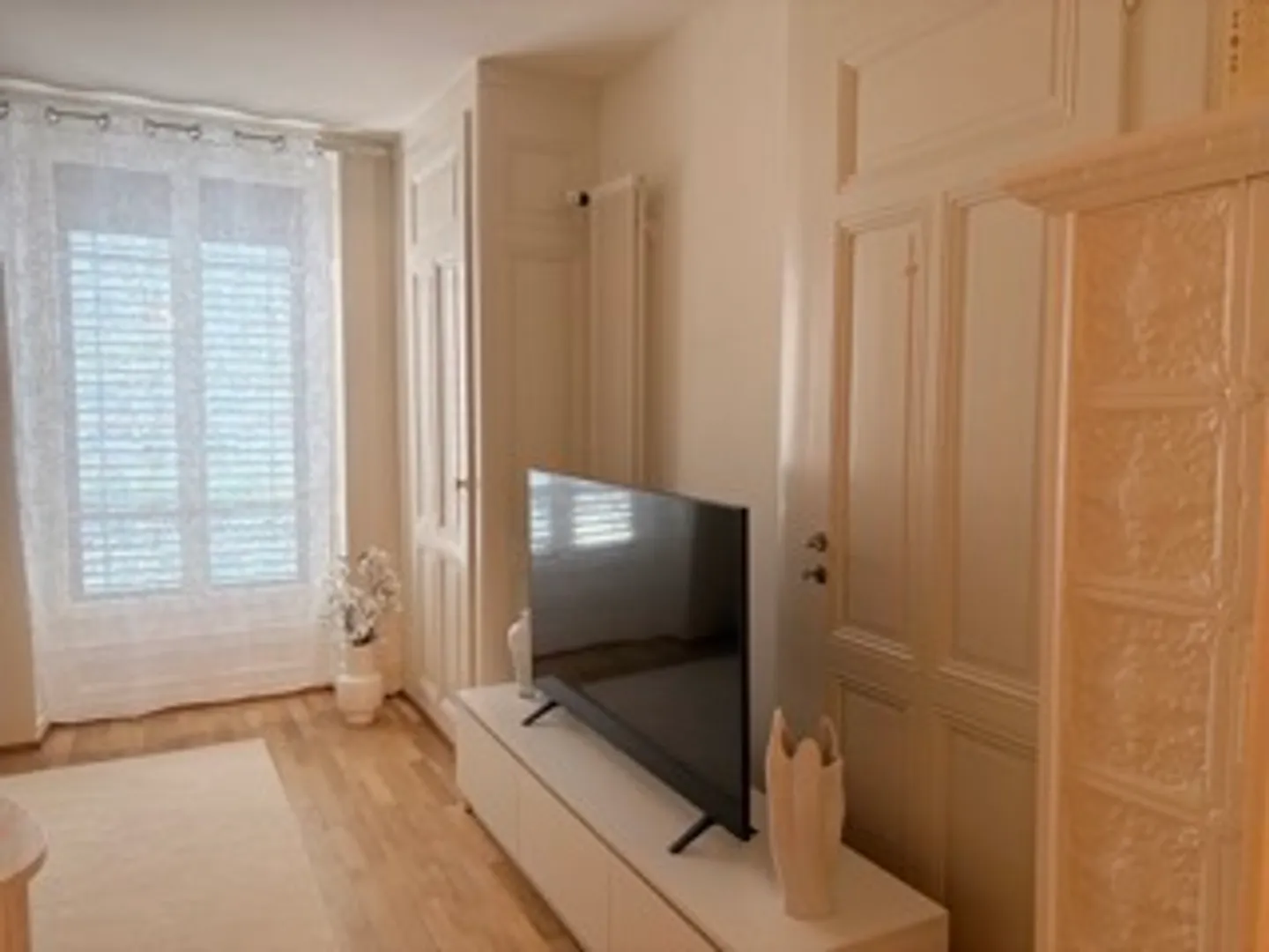 3-ZIMMER-WOHNUNG IN GENF - ZENTRUM, MÖBLIERT, BEFRISTET - Foto 3 von 8