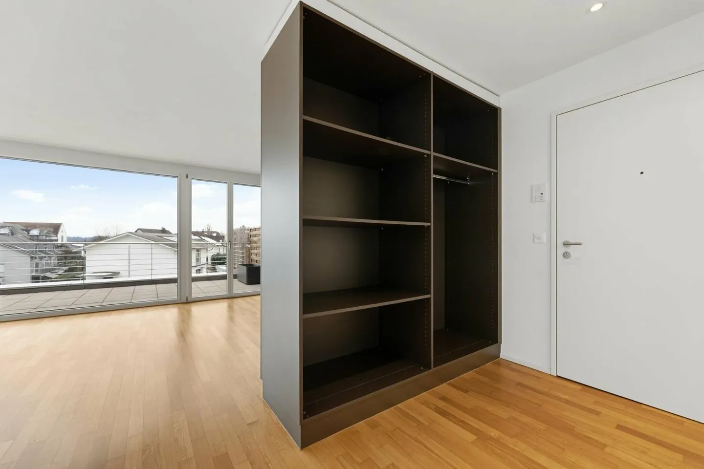 Modern penthouse apartment with beautiful view! - Photo 6 of 9