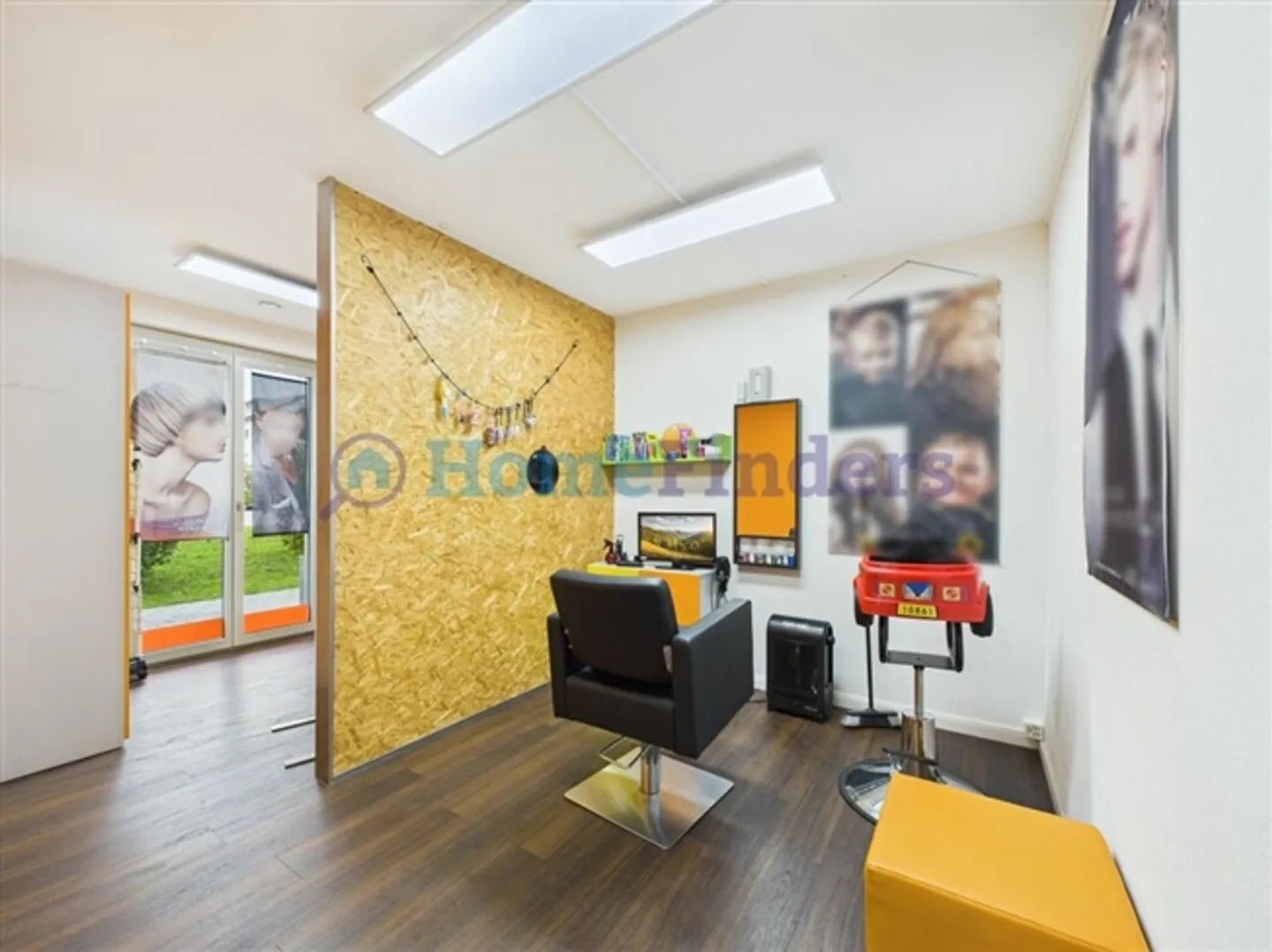 OPPORTUNITÉ UNIQUE AVEC UNE CLIENTÈLE DANS UN EMPLACEMENT CENTRAL ! - Photo 7 sur 8