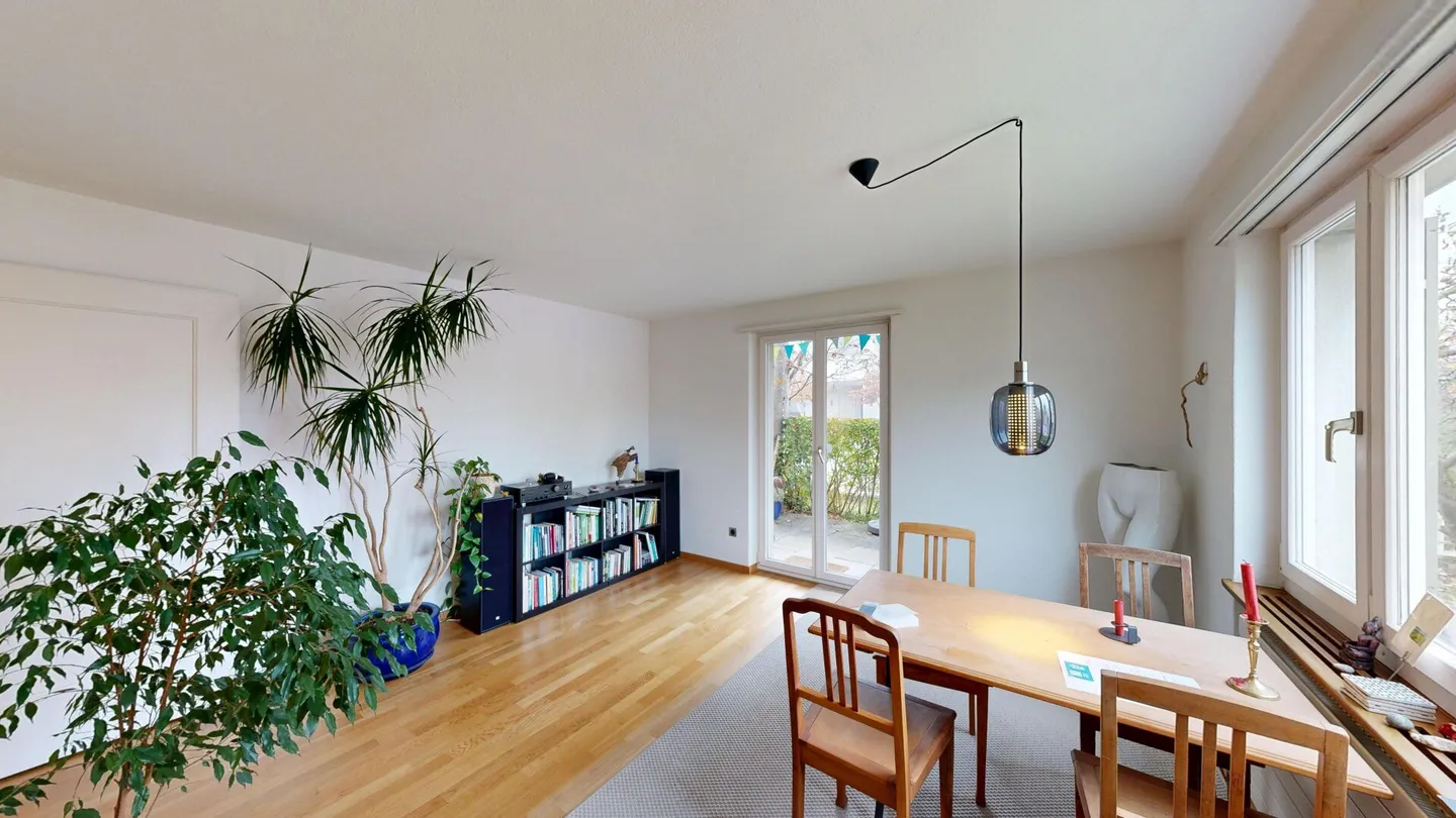 2-family house with potential in an attractive location in Wettingen - Photo 3 of 16