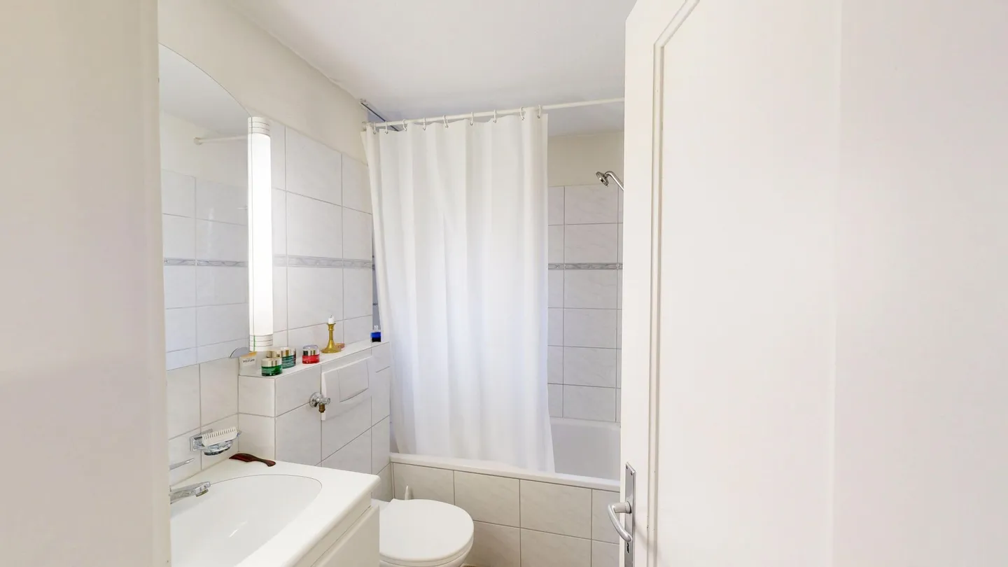 2-family house with potential in an attractive location in Wettingen - Photo 6 of 16