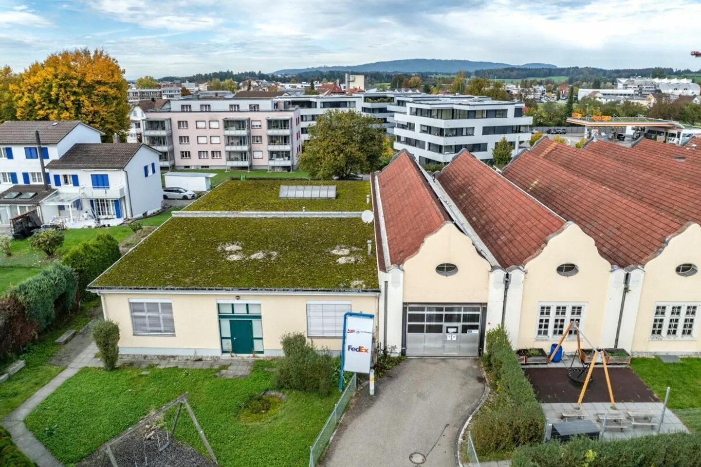 Yield property (commercial & living) with expansion reserve of around 700 m² of living space in a central location - Photo 7 of 13
