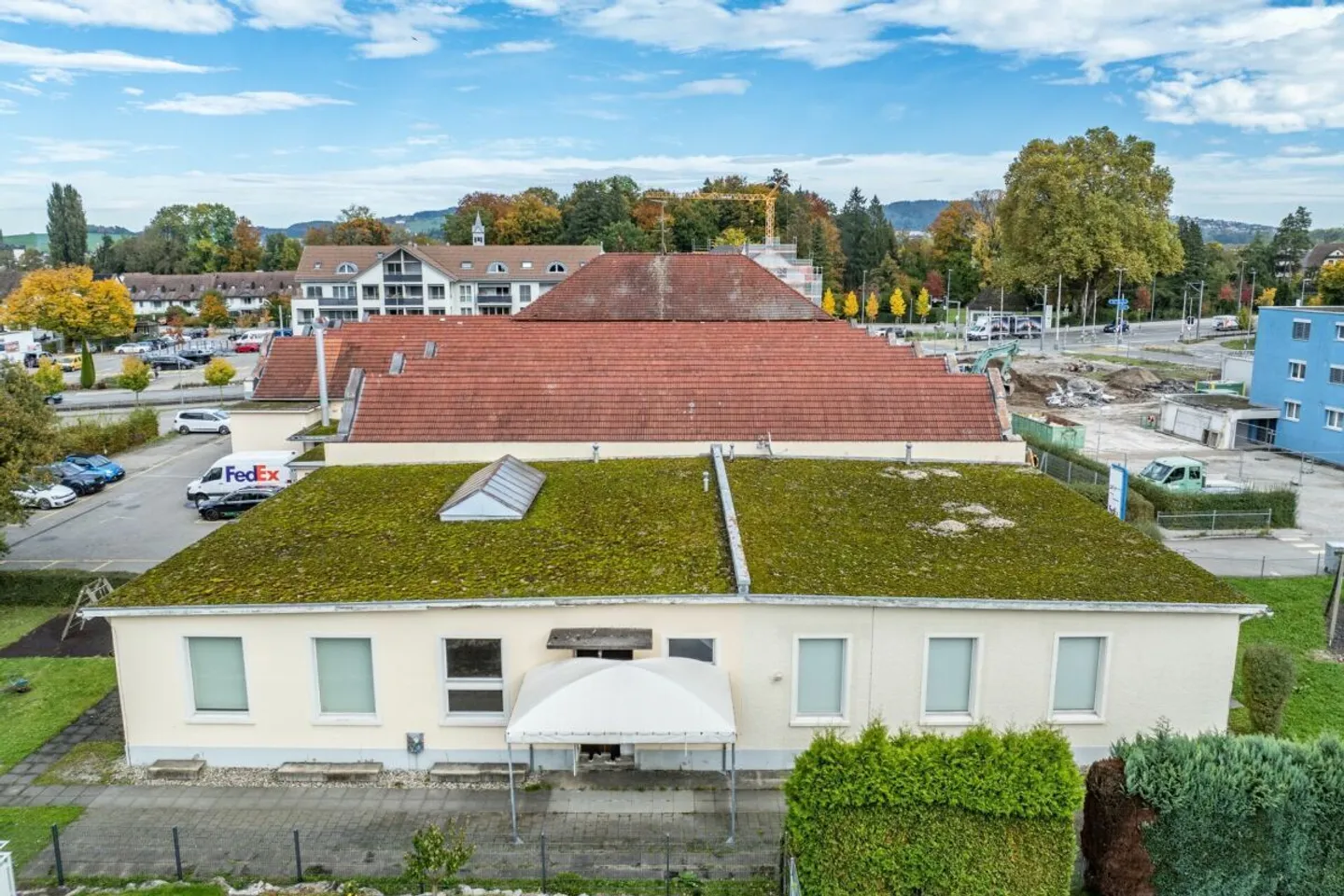 Yield property (commercial & living) with expansion reserve of around 700 m² of living space in a central location - Photo 9 of 13