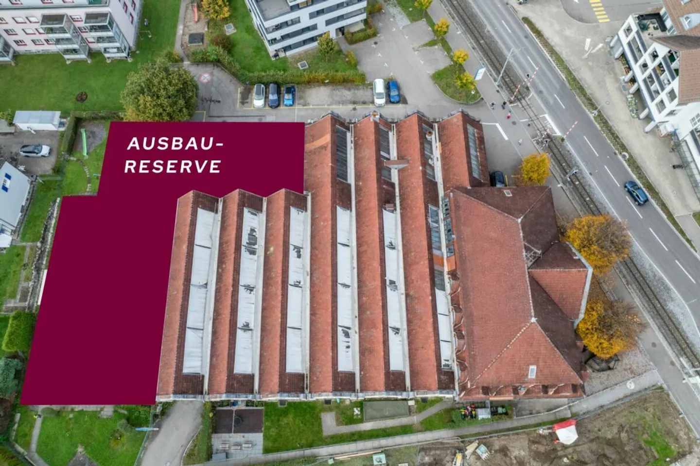 Yield property (commercial & living) with expansion reserve of around 700 m² of living space in a central location - Photo 1 of 13