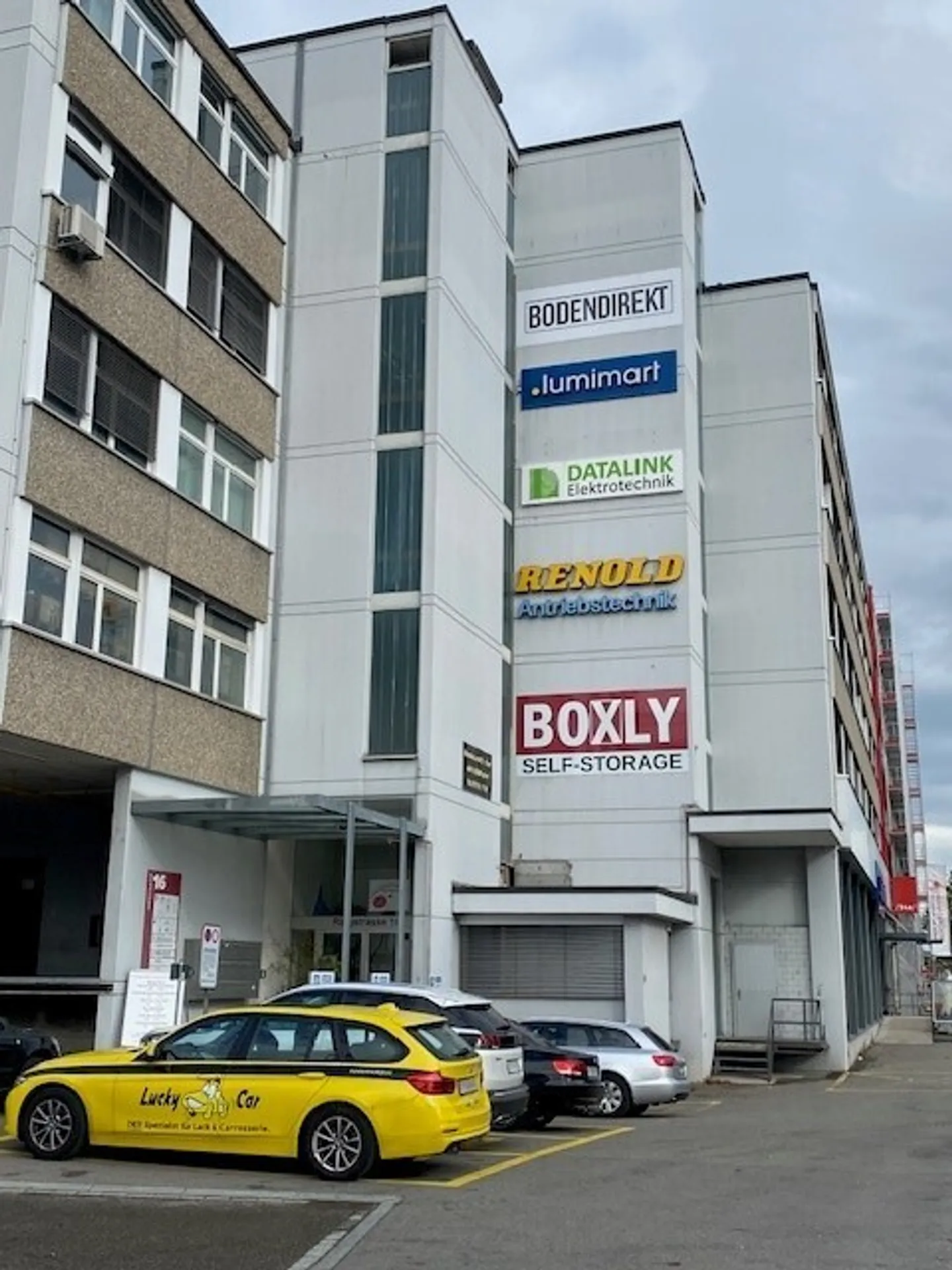 Spazi di stoccaggio (Self-Storage) a Zurigo Dübendorf - Foto 3 di 5