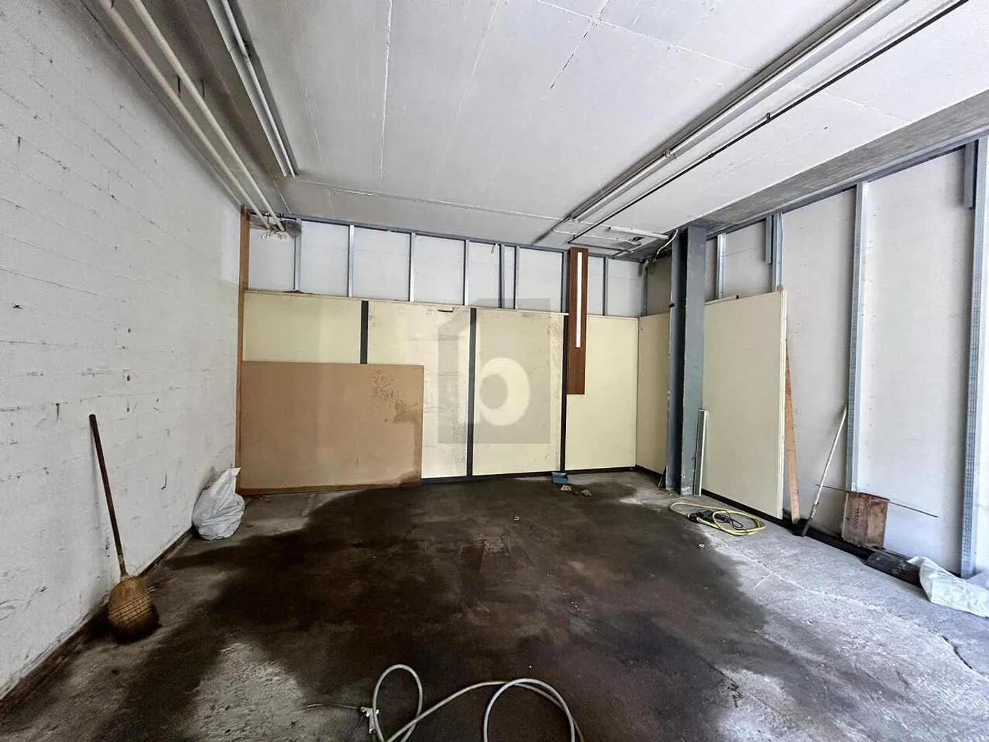 Vielseitiger Werkstattbereich - Foto 2 von 6