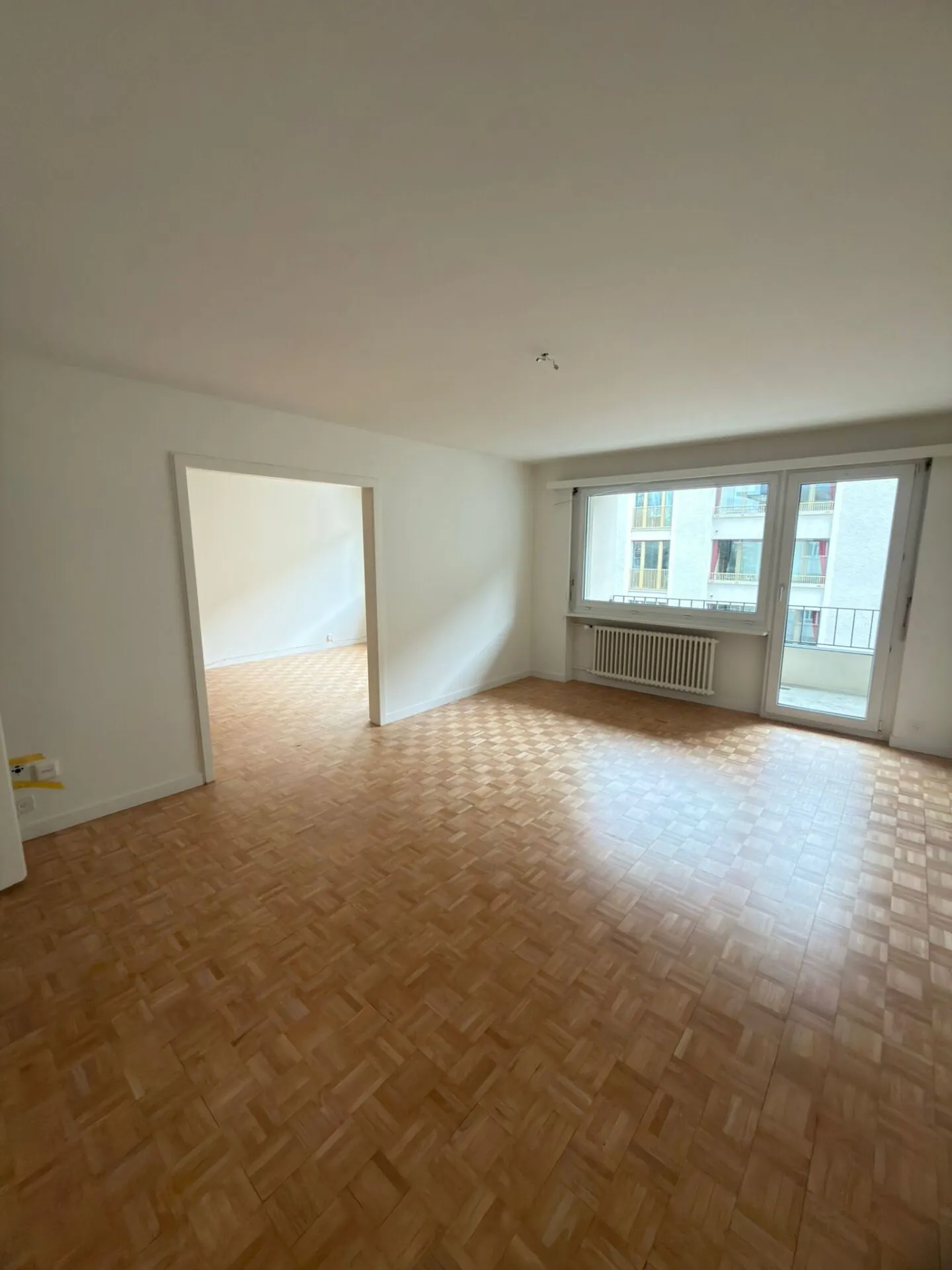 Incantevole appartamento cittadino con balcone di 4 stanze - Foto 5 di 12