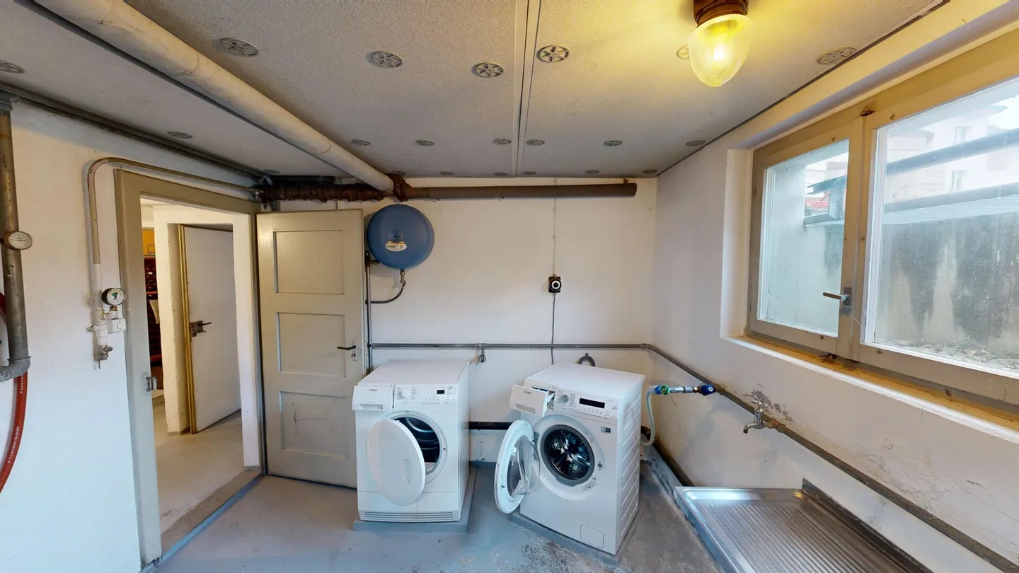 2-family house with potential in an attractive location in Wettingen - Photo 14 of 16