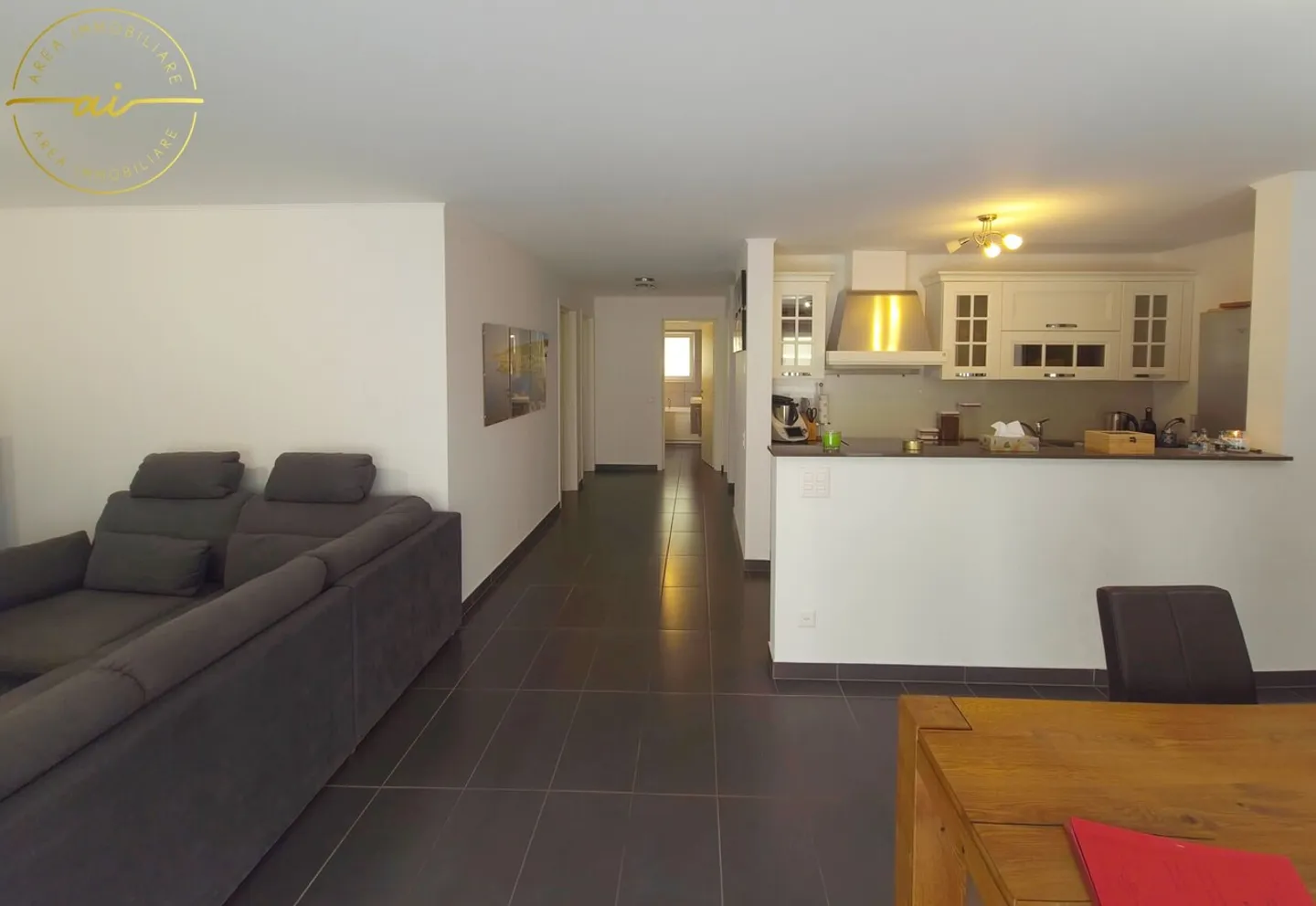 Appartamento luminoso con ampio balcone - Foto 1 di 10