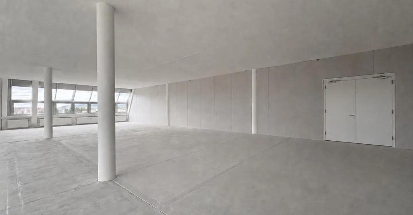 Attractive storage and commercial units directly in the industrial district - Photo 4 of 7